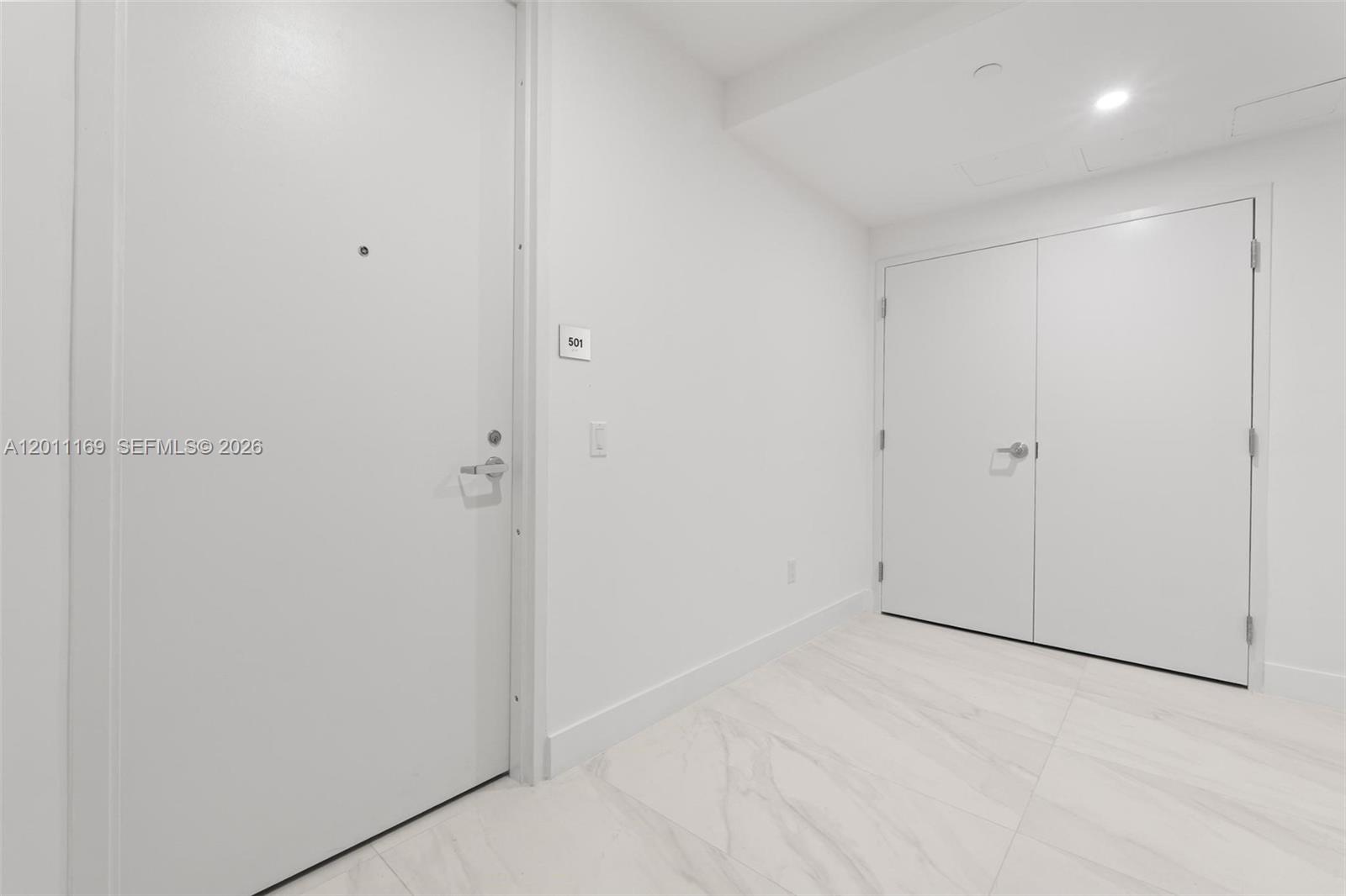 501 3 / 4 1964 sq. ft. $ 2026-05-01 0 Photo