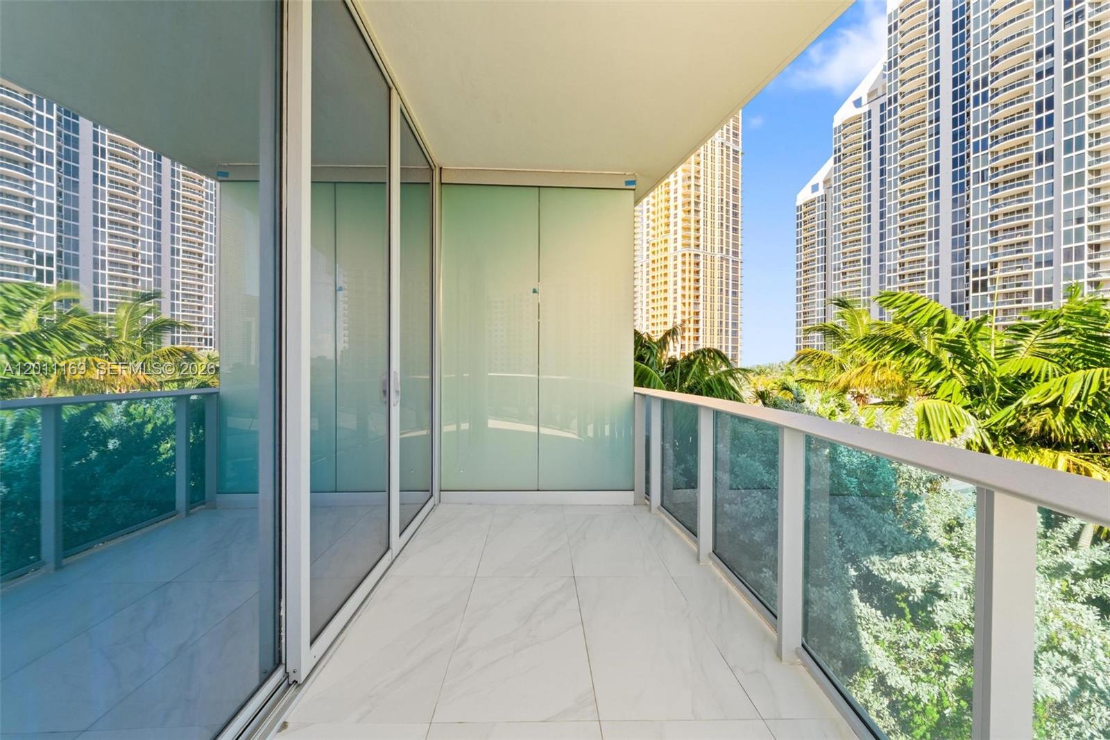 501 3 / 4 1964 sq. ft. $ 2026-05-01 0 Photo