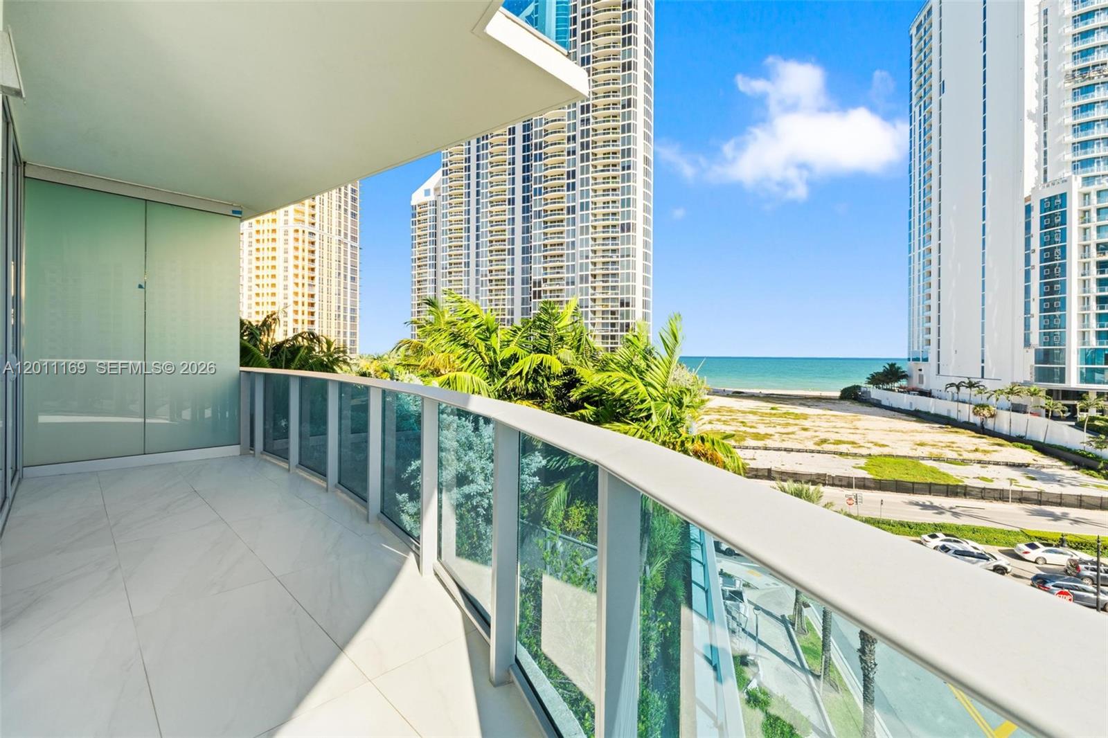 501 3 / 4 1964 sq. ft. $ 2026-05-01 0 Photo
