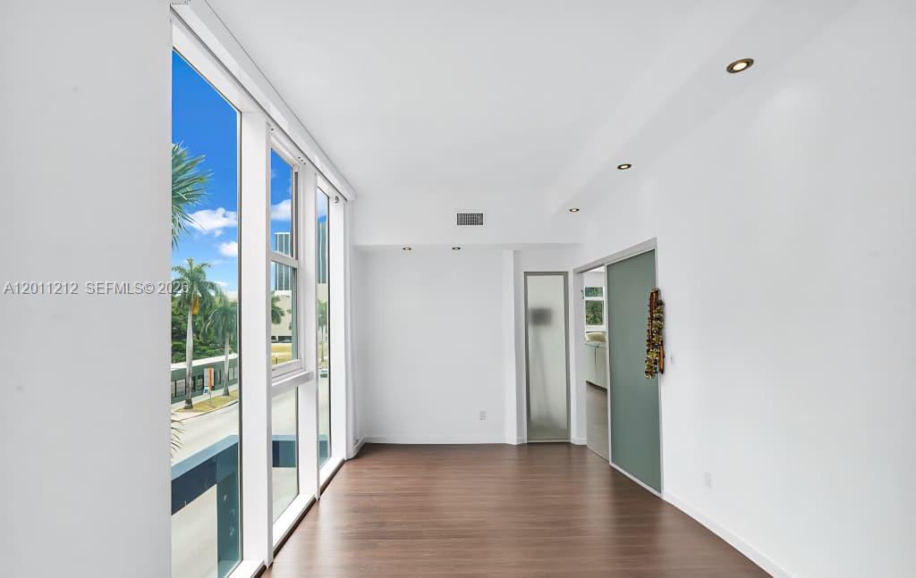 306 2 / 1 1171 sq. ft. $ 2026-05-02 0 Photo