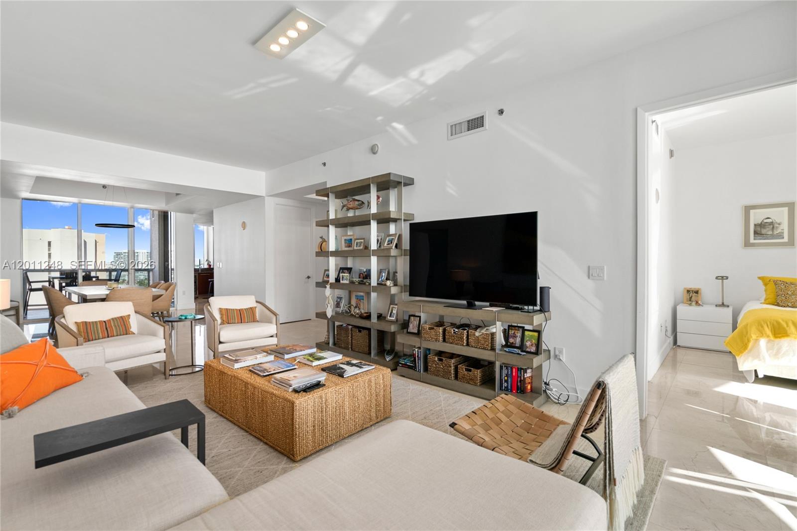 1206 3 / 4 2327 sq. ft. $ 2026-05-01 0 Photo