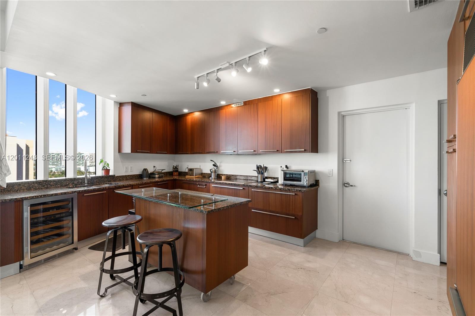 1206 3 / 4 2327 sq. ft. $ 2026-05-01 0 Photo