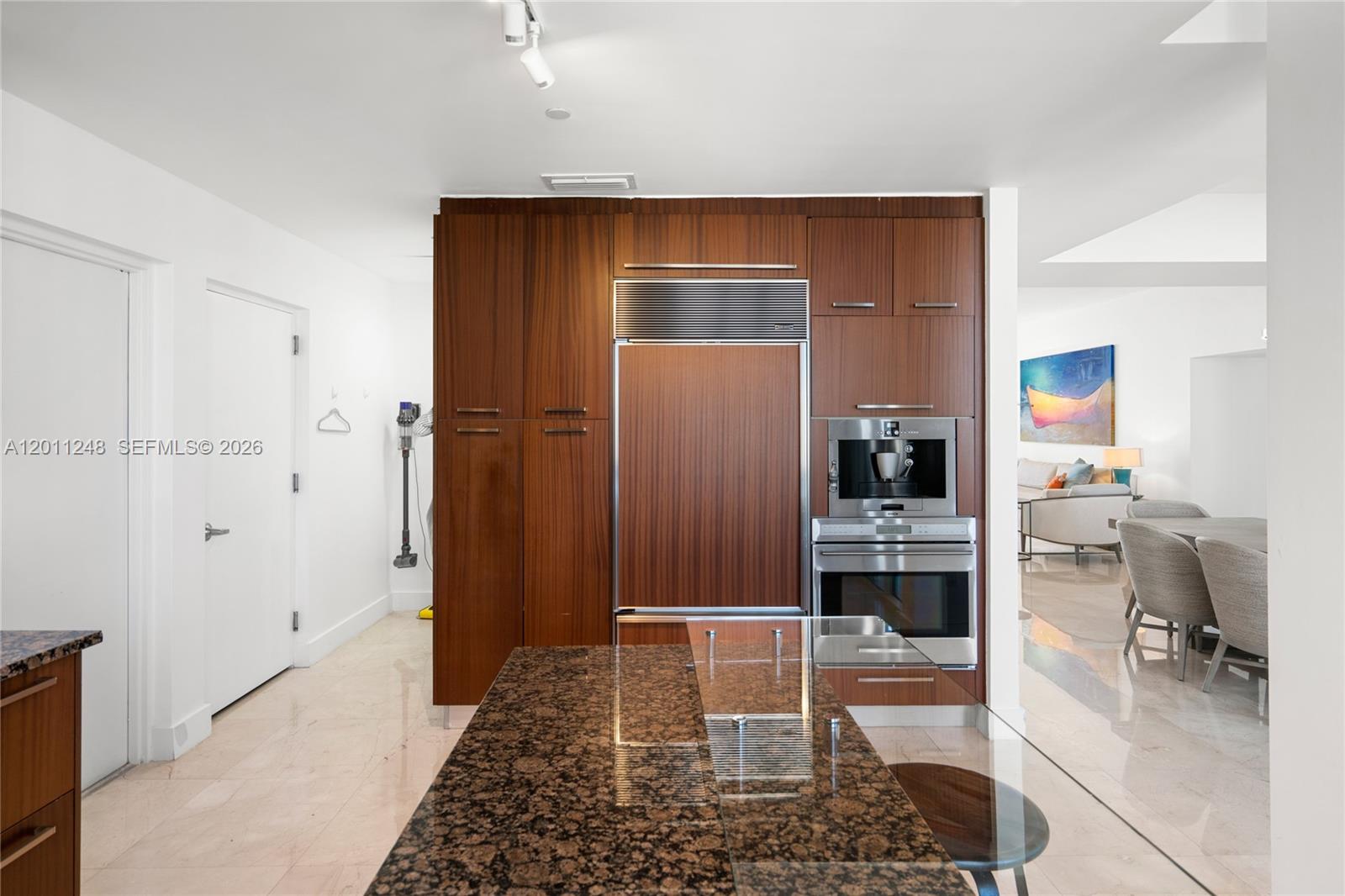1206 3 / 4 2327 sq. ft. $ 2026-05-01 0 Photo