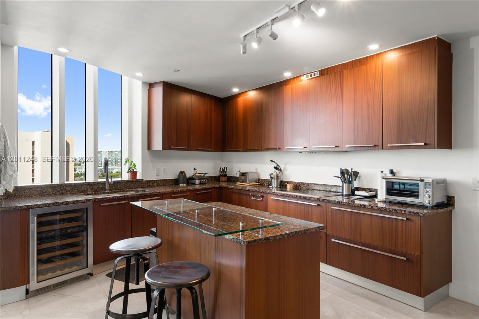 1206 3 / 4 2327 sq. ft. $ 2026-05-01 0 Photo