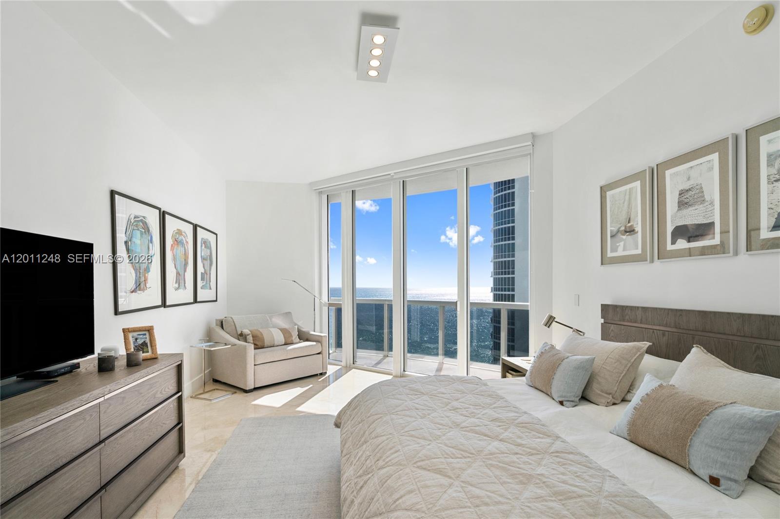 1206 3 / 4 2327 sq. ft. $ 2026-05-01 0 Photo