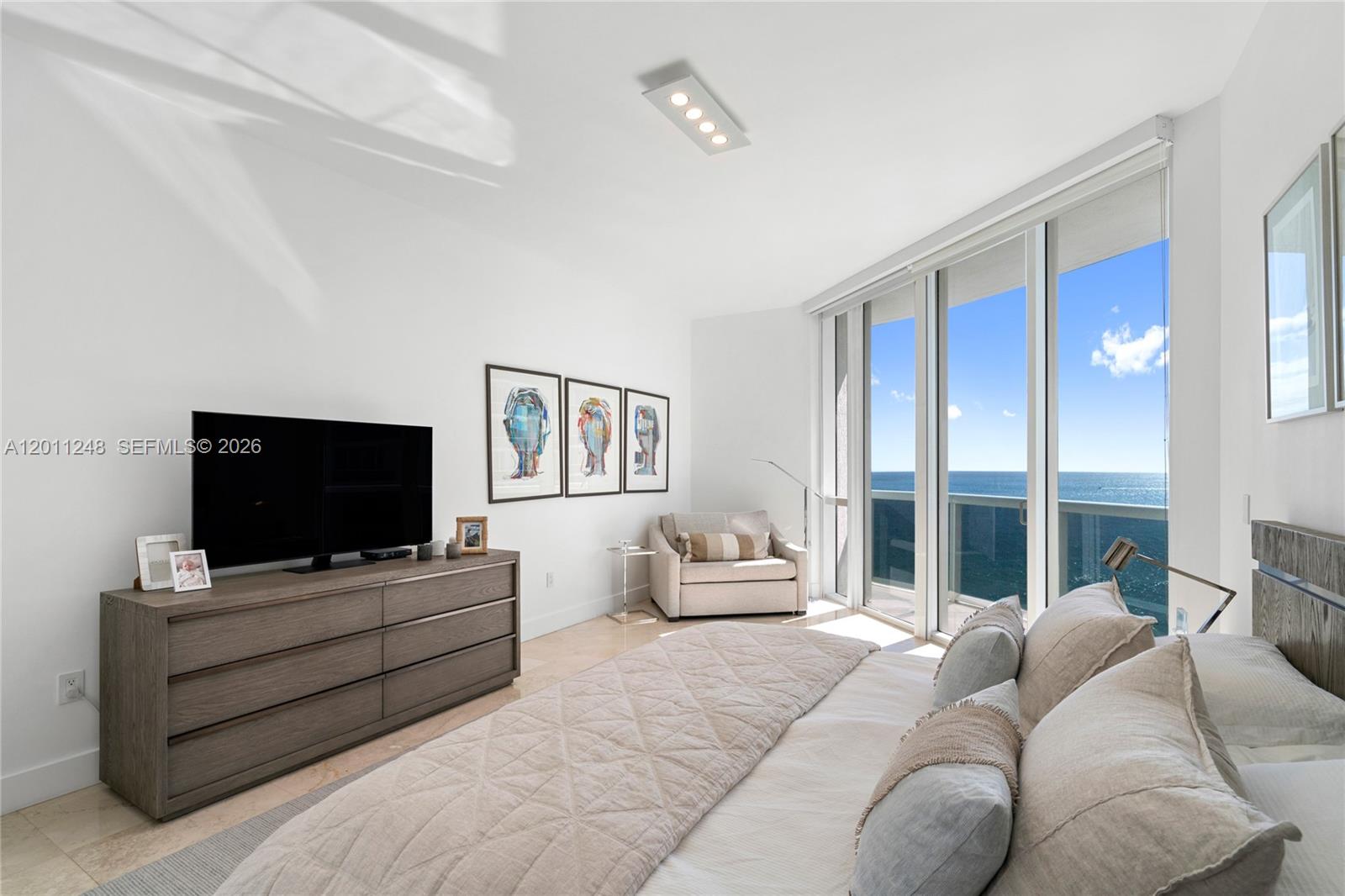 1206 3 / 4 2327 sq. ft. $ 2026-05-01 0 Photo