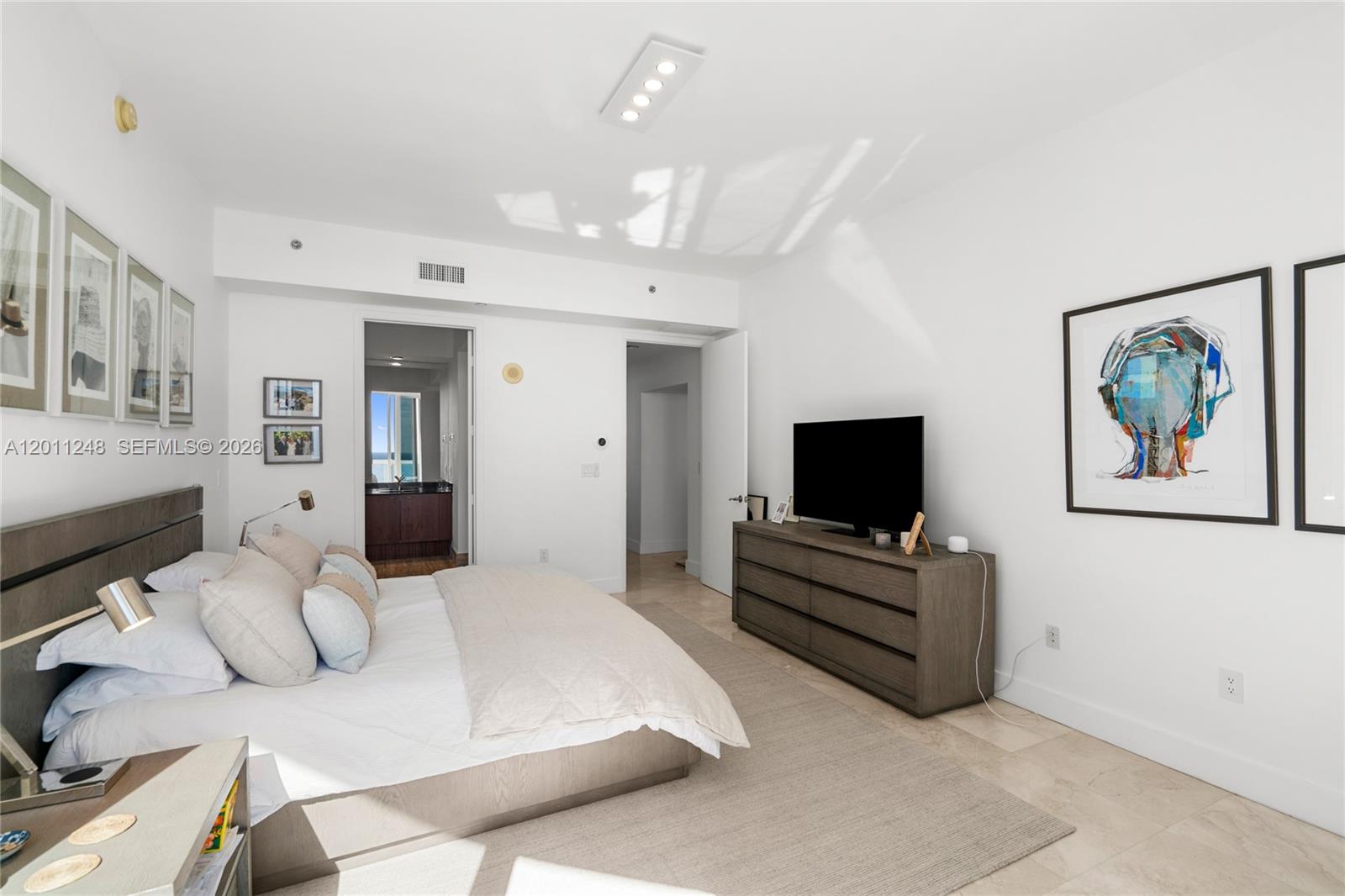 1206 3 / 4 2327 sq. ft. $ 2026-05-01 0 Photo
