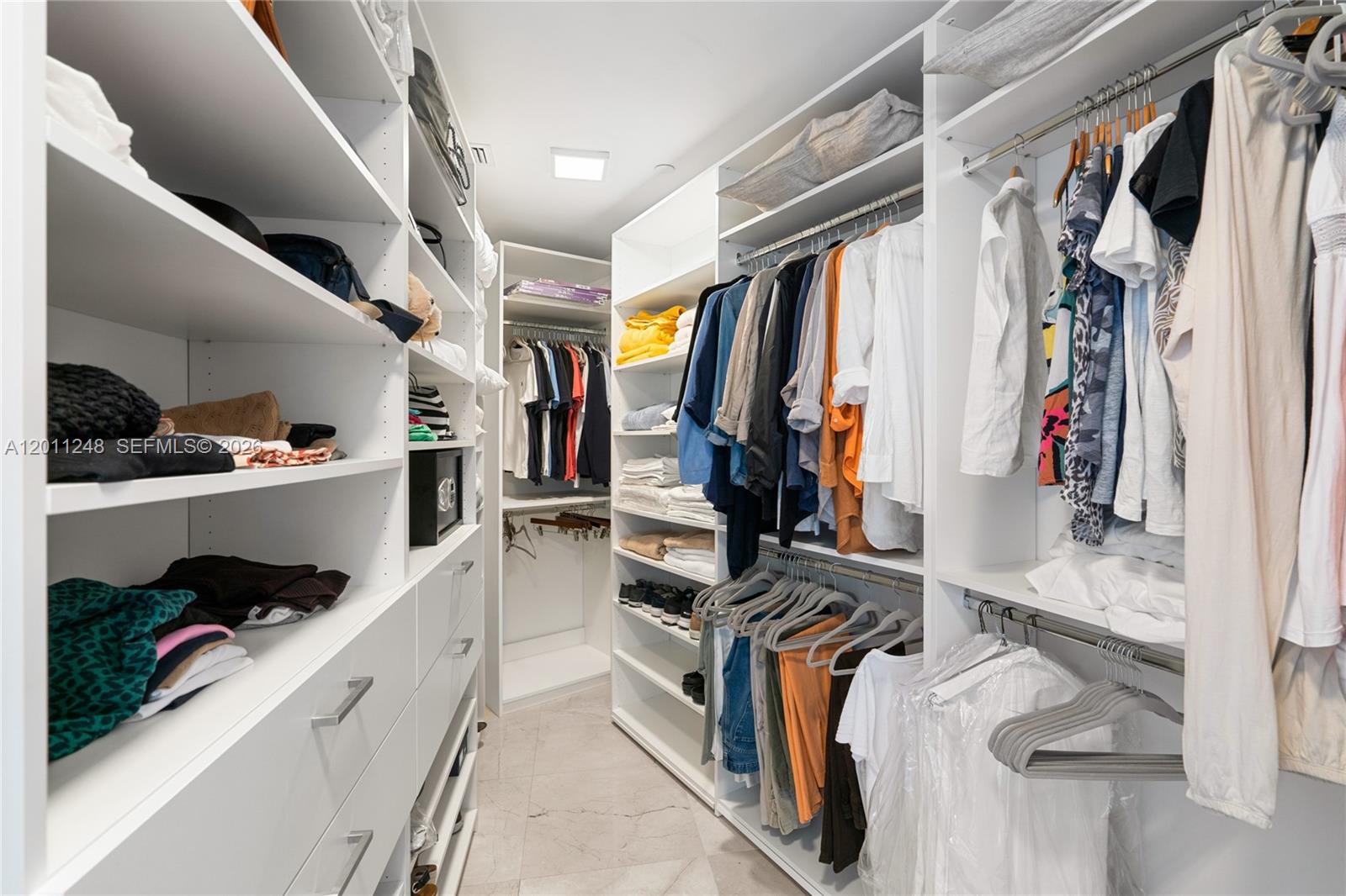 1206 3 / 4 2327 sq. ft. $ 2026-05-01 0 Photo
