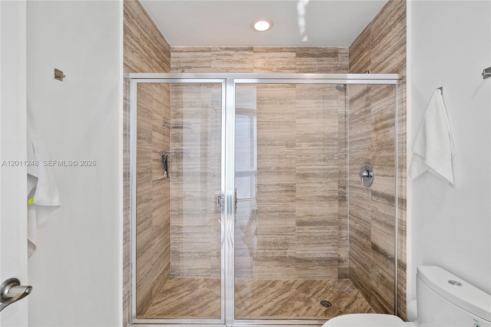 1206 3 / 4 2327 sq. ft. $ 2026-05-01 0 Photo