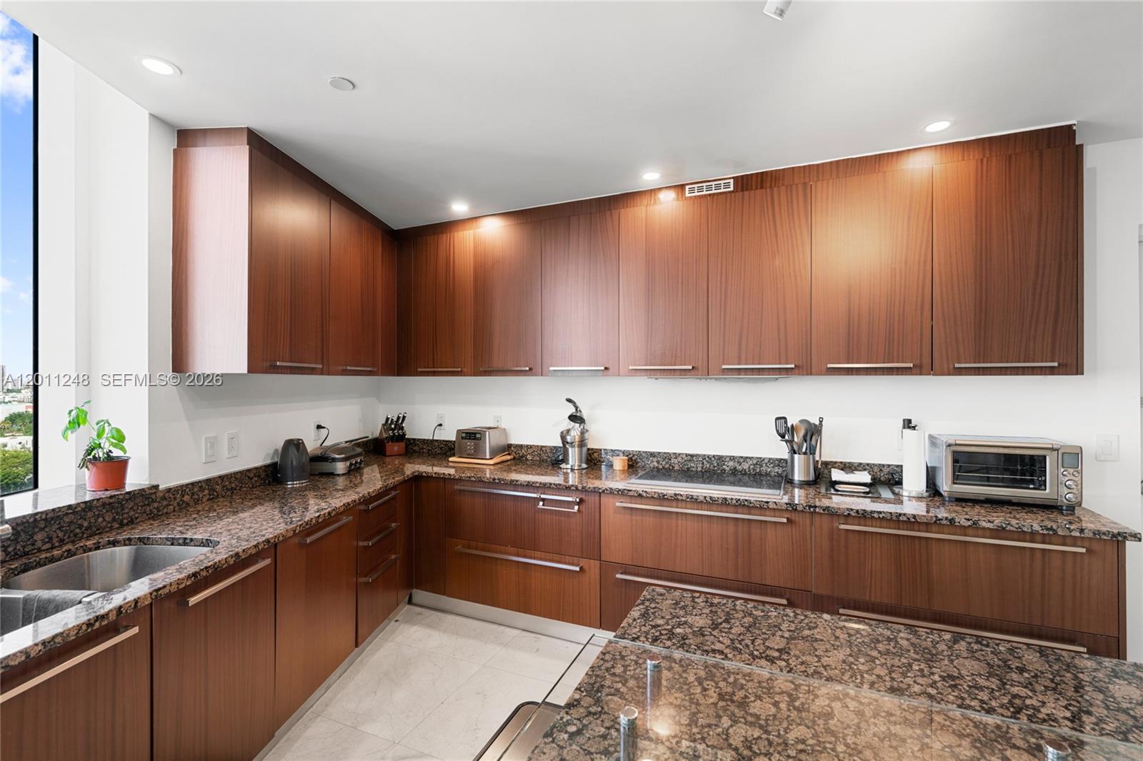 1206 3 / 4 2327 sq. ft. $ 2026-05-01 0 Photo