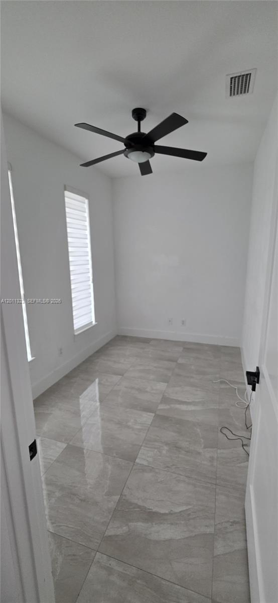 Ver detalles 3428 3 / 2 1758 sq. ft. $ 2026-05-01 0 foto
