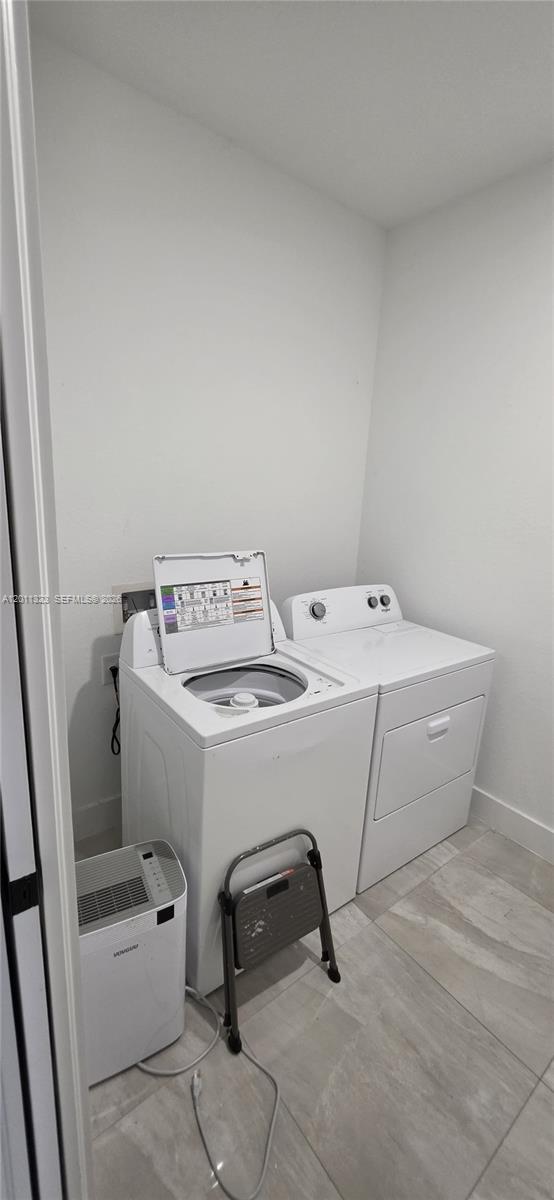 Ver detalles 3428 3 / 2 1758 sq. ft. $ 2026-05-01 0 foto