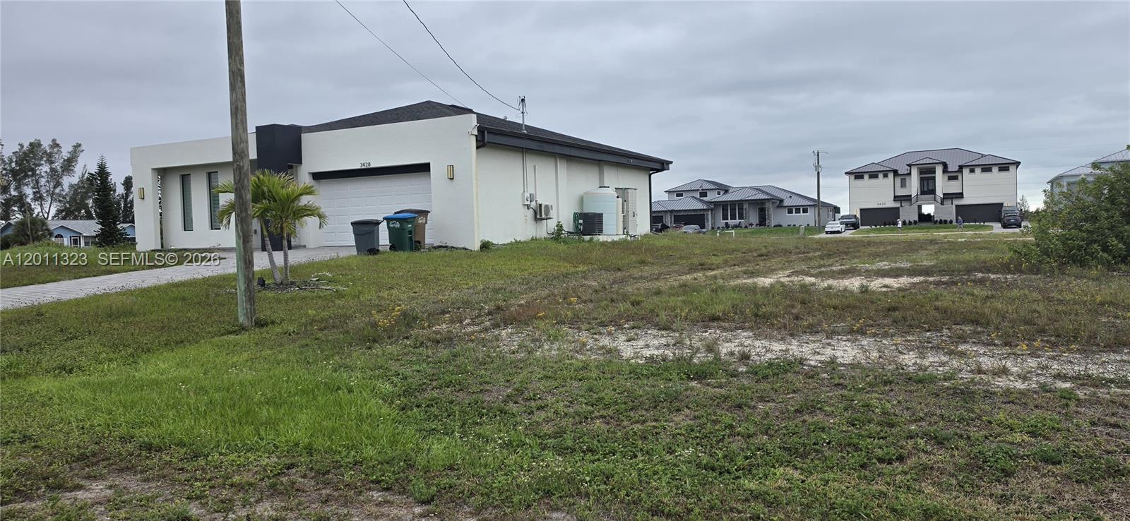 Ver detalles 3428 3 / 2 1758 sq. ft. $ 2026-05-01 0 foto