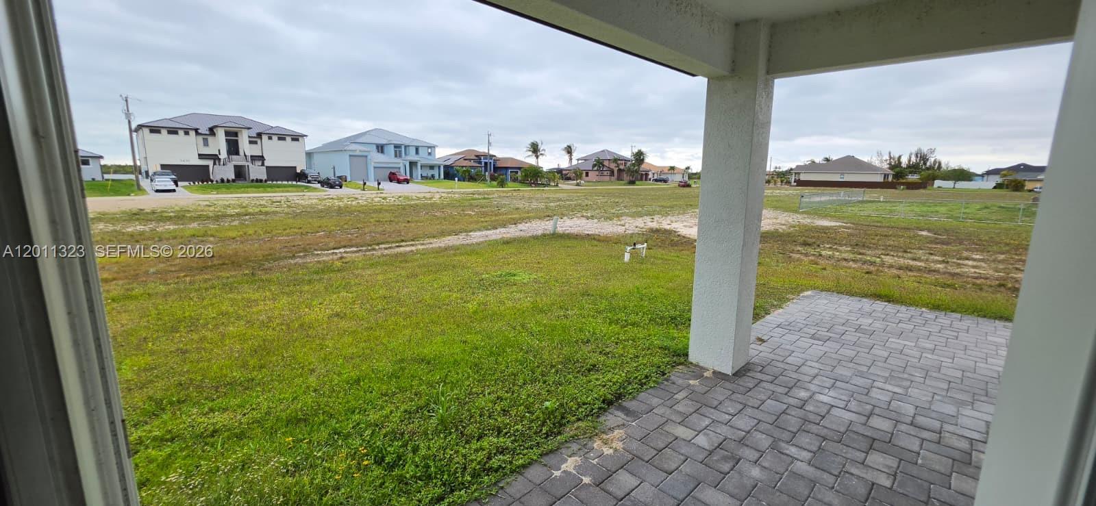Ver detalles 3428 3 / 2 1758 sq. ft. $ 2026-05-01 0 foto