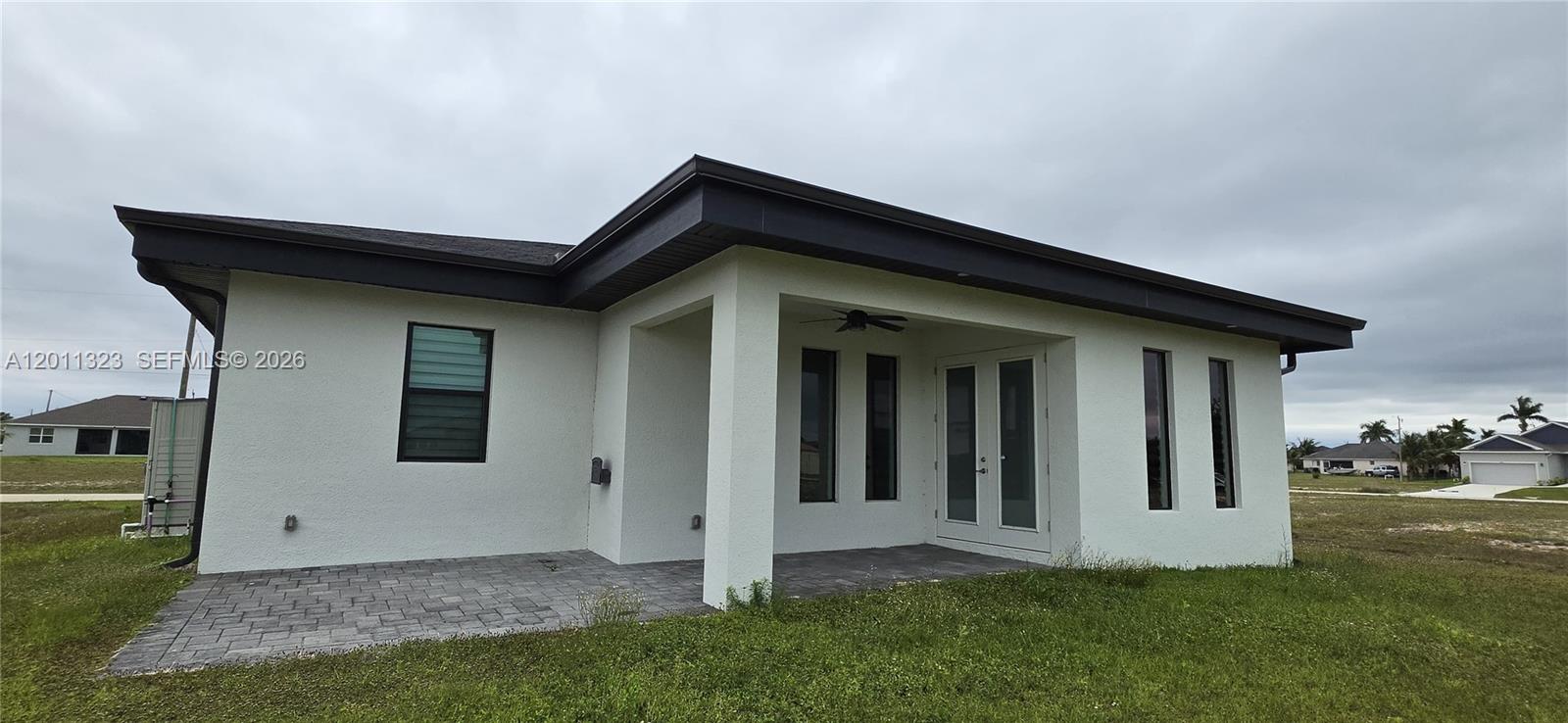 Ver detalles 3428 3 / 2 1758 sq. ft. $ 2026-05-01 0 foto