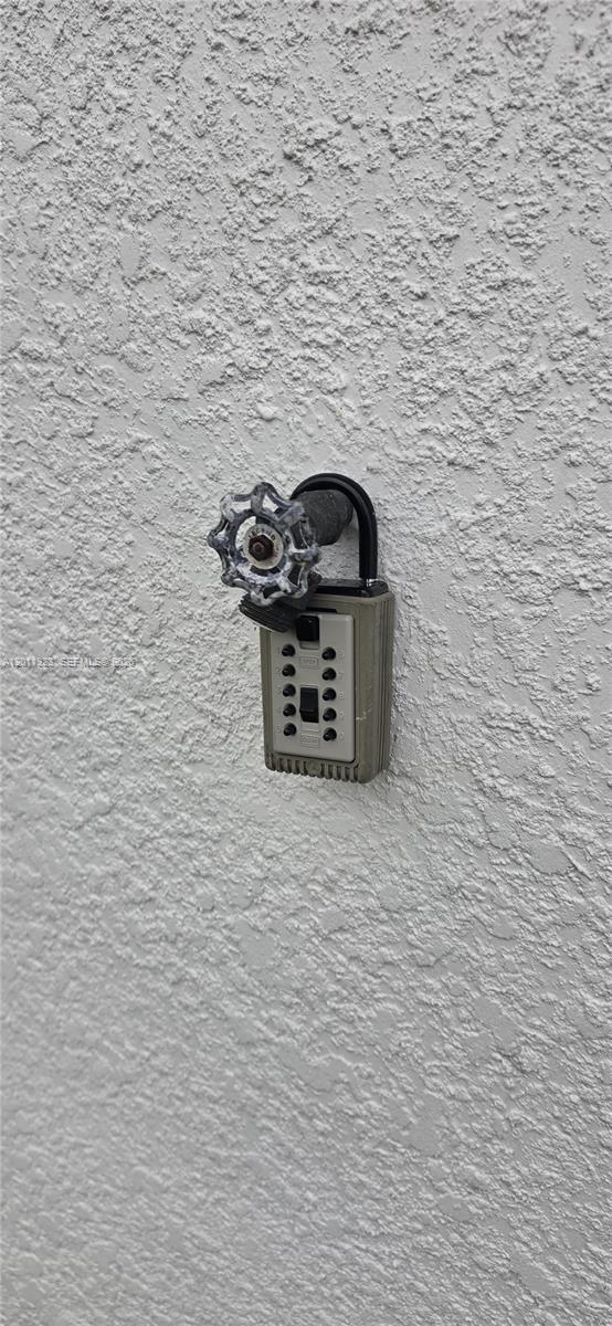 Ver detalles 3428 3 / 2 1758 sq. ft. $ 2026-05-01 0 foto