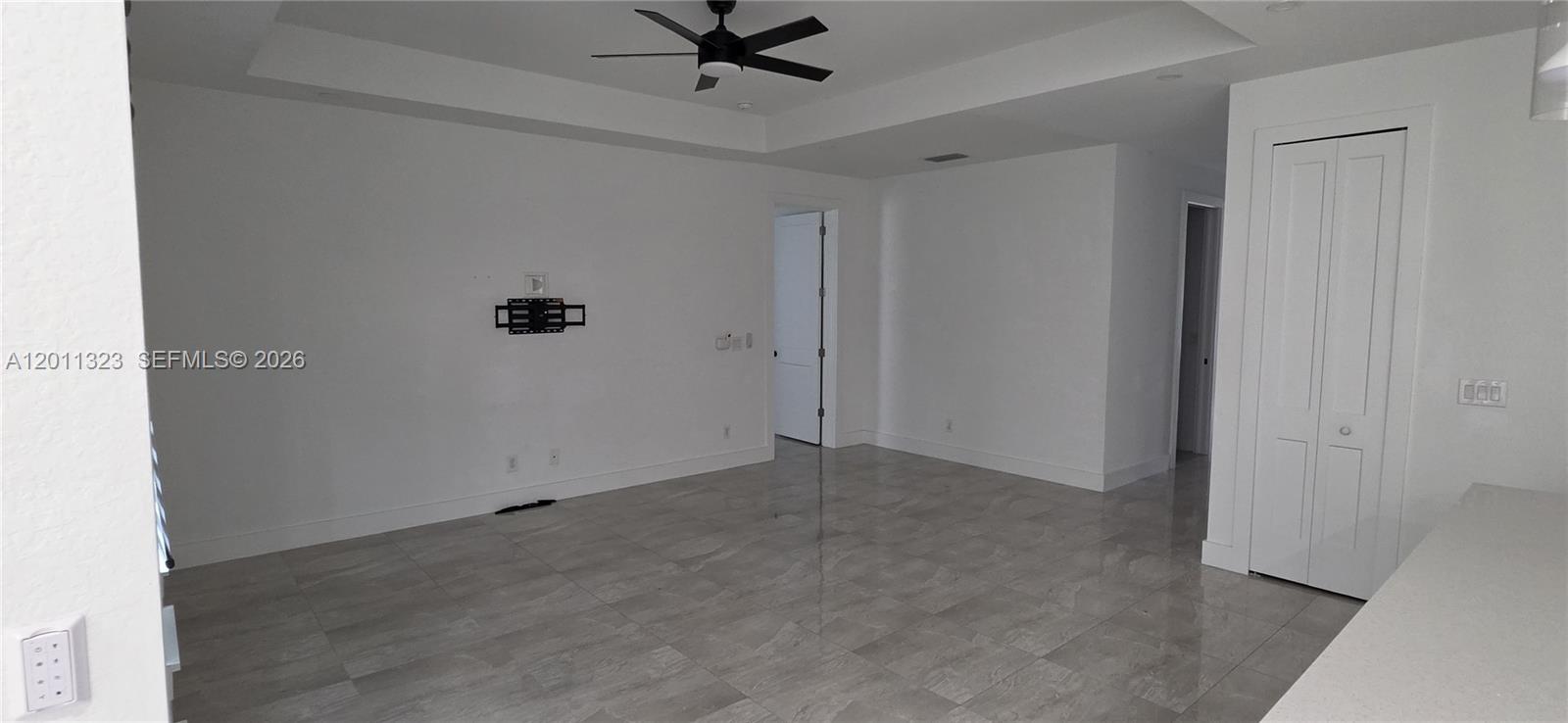 Ver detalles 3428 3 / 2 1758 sq. ft. $ 2026-05-01 0 foto