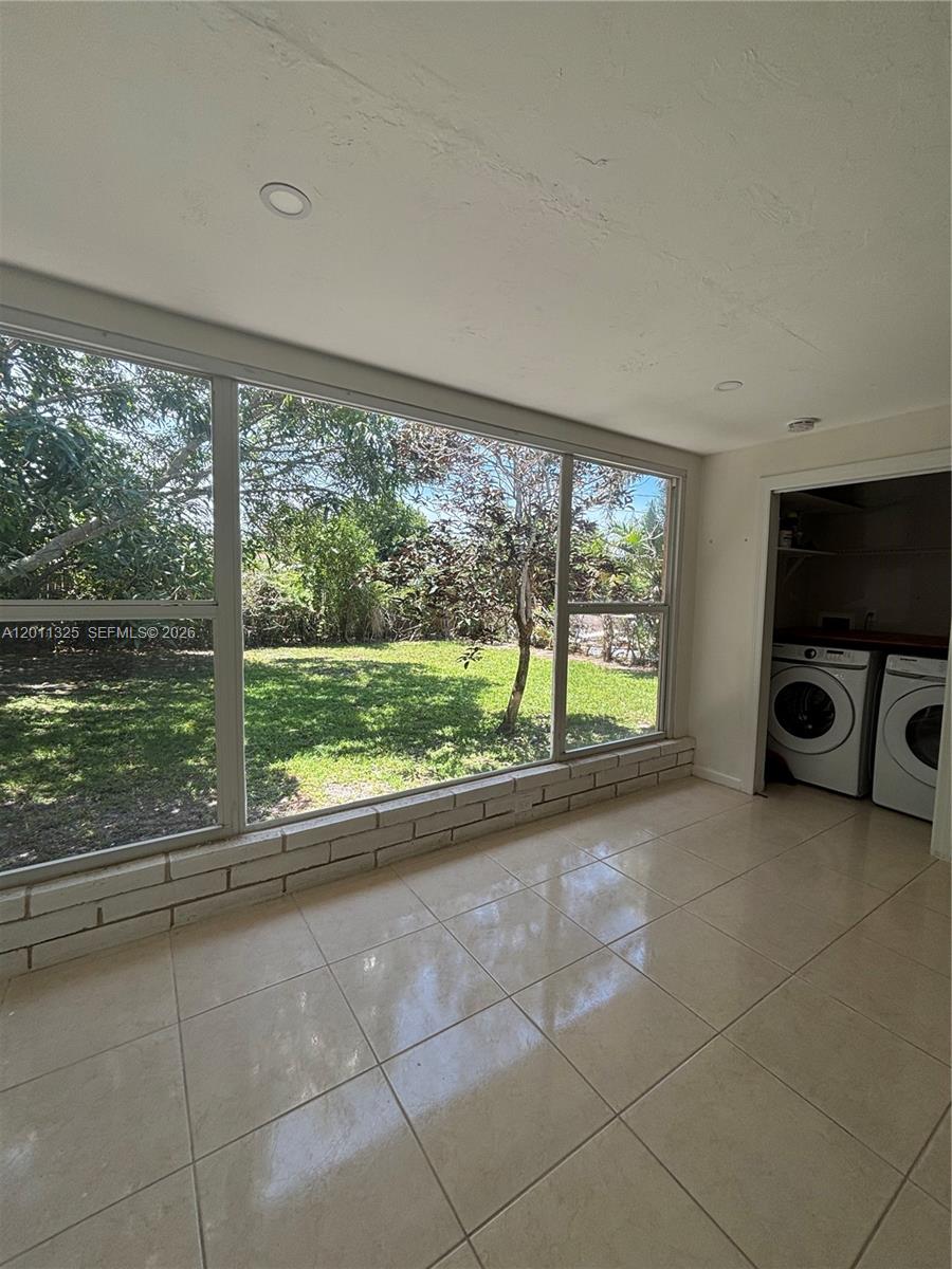 822 3 / 2 1511 sq. ft. $ 2026-05-01 0 foto