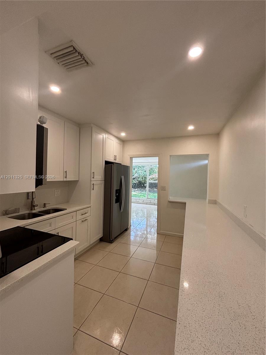 822 3 / 2 1511 sq. ft. $ 2026-05-01 0 foto