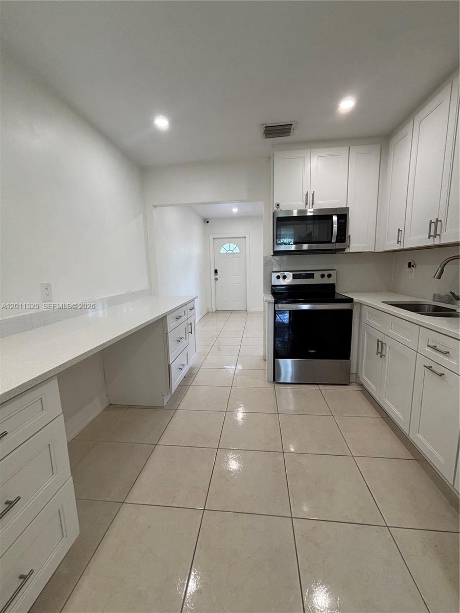 822 3 / 2 1511 sq. ft. $ 2026-05-01 0 foto