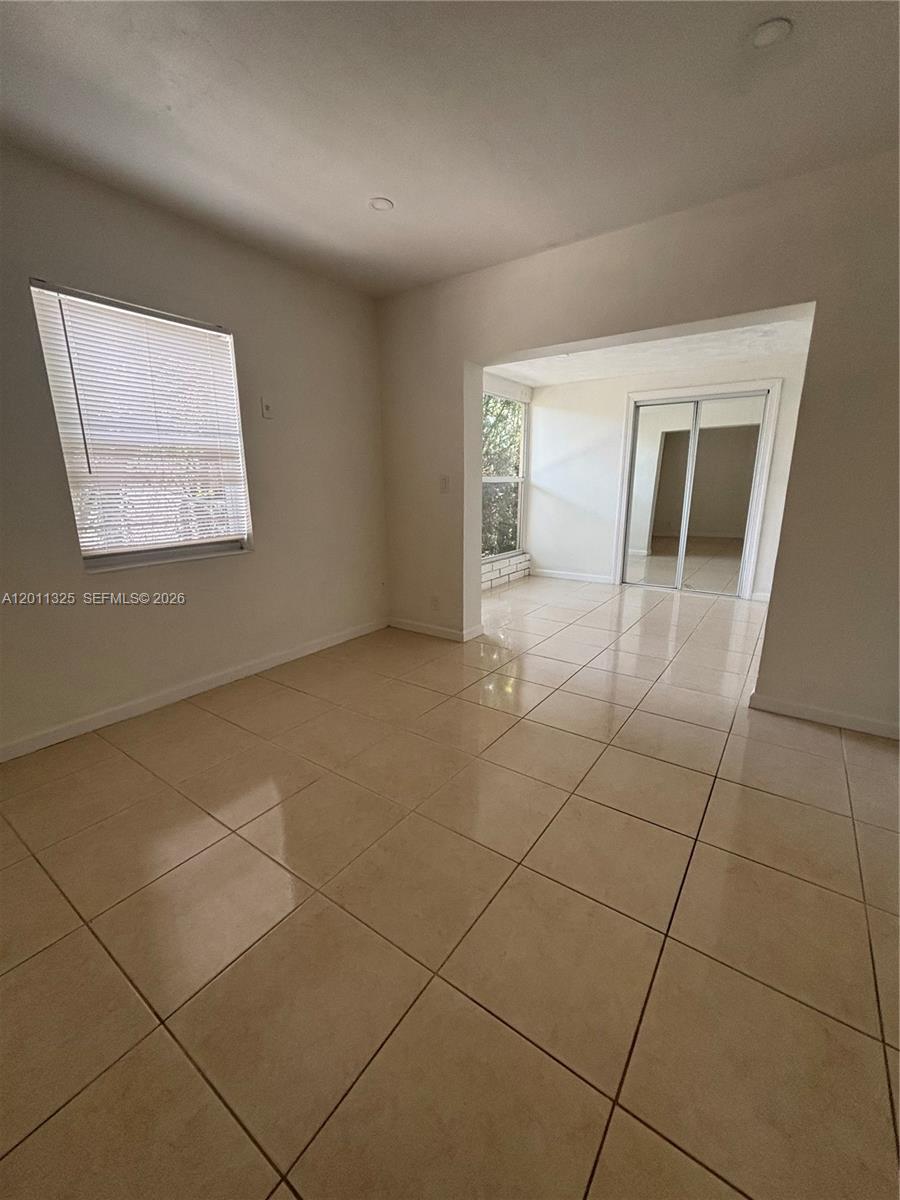 822 3 / 2 1511 sq. ft. $ 2026-05-01 0 foto