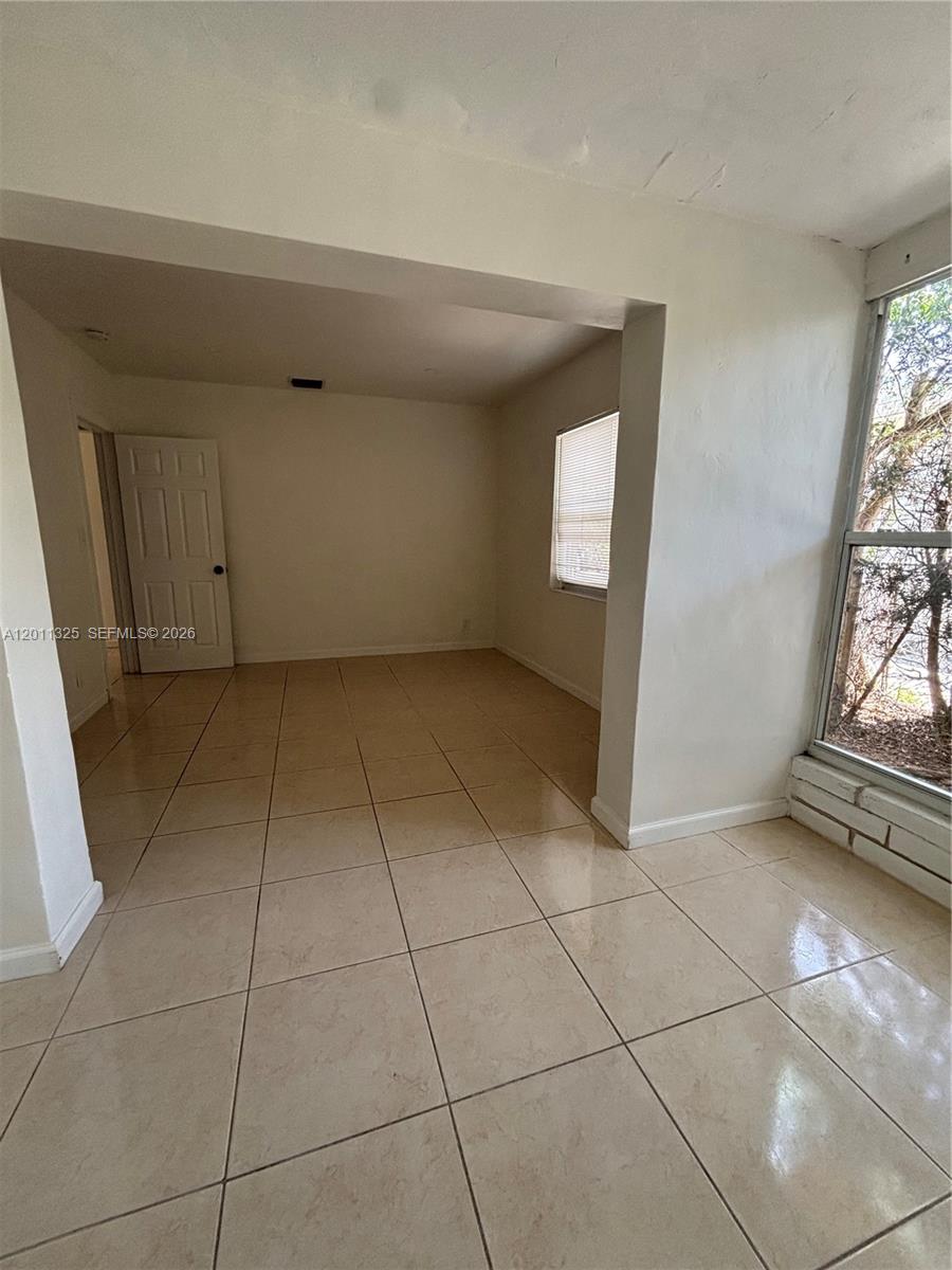 822 3 / 2 1511 sq. ft. $ 2026-05-01 0 foto