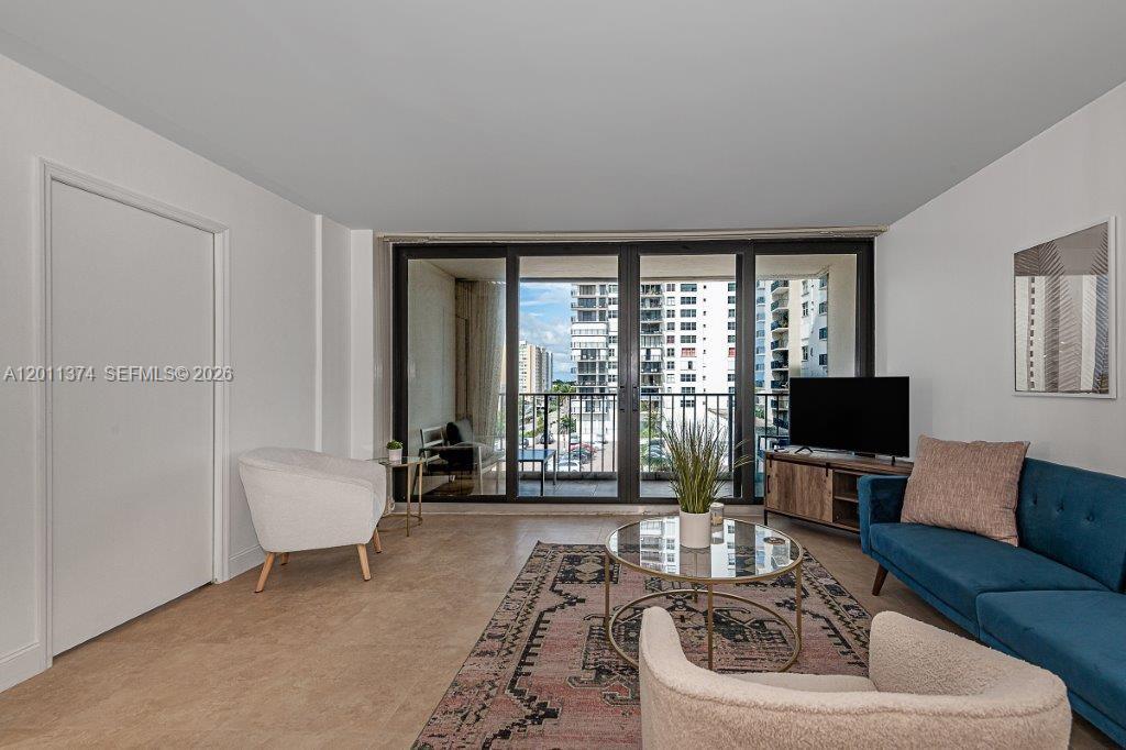 Photo of 2401 Ocean Dr  #604, Hollywood, Florida, 33019 - 