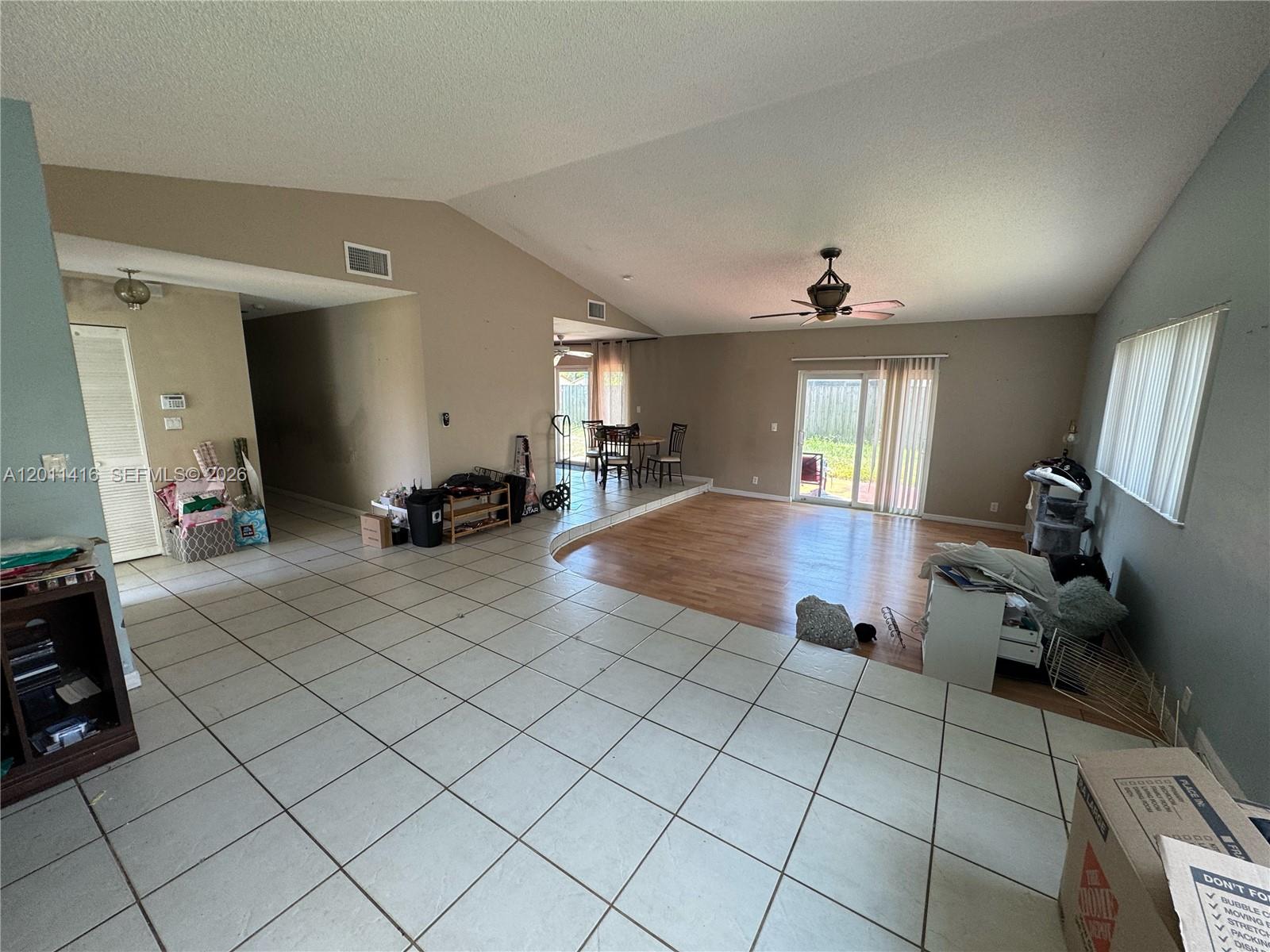 Ver detalles 8700 3 / 2 1590 sq. ft. $ 2026-05-01 0 foto