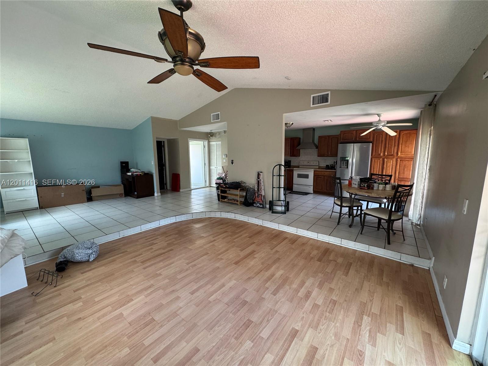 Ver detalles 8700 3 / 2 1590 sq. ft. $ 2026-05-01 0 foto