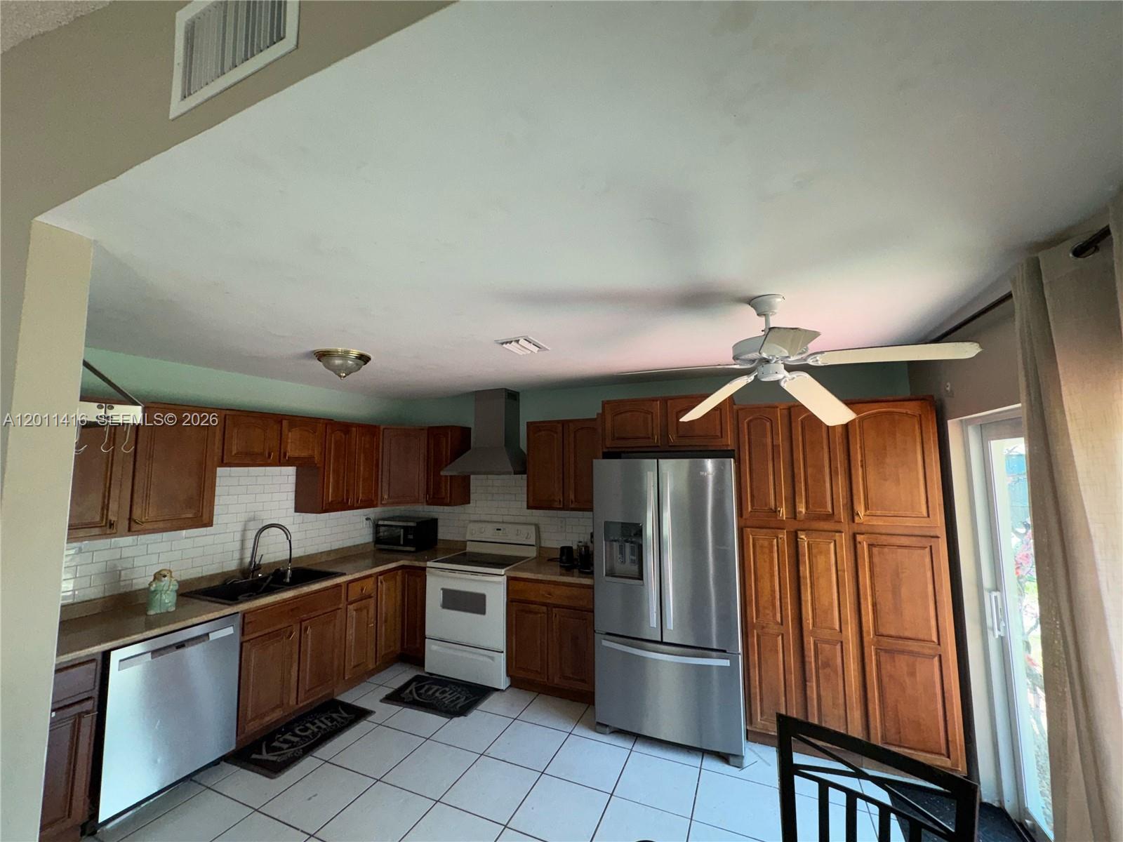 Ver detalles 8700 3 / 2 1590 sq. ft. $ 2026-05-01 0 foto