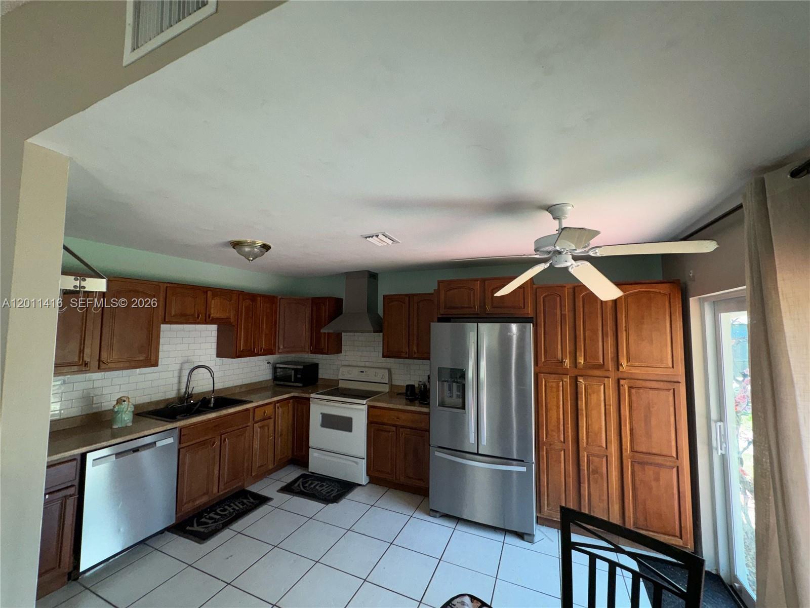 Ver detalles 8700 3 / 2 1590 sq. ft. $ 2026-05-01 0 foto
