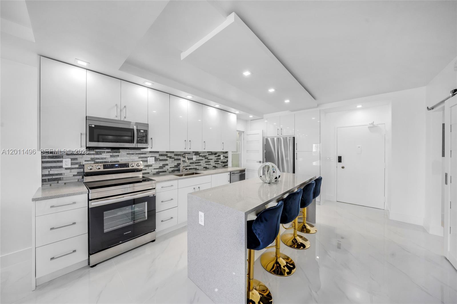 10B 1 / 2 870 sq. ft. $ 2026-05-01 0 Photo