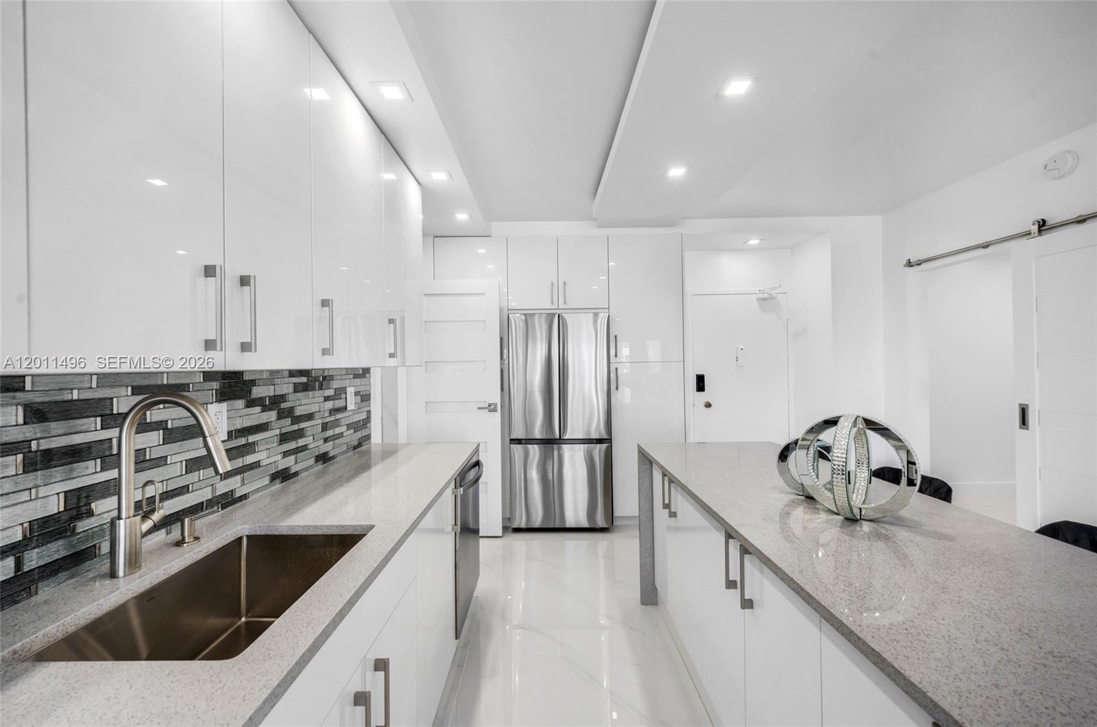 10B 1 / 2 870 sq. ft. $ 2026-05-01 0 Photo