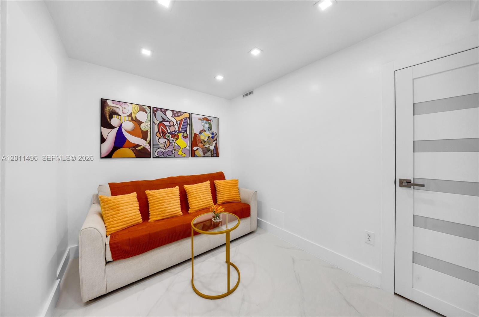 10B 1 / 2 870 sq. ft. $ 2026-05-01 0 Photo