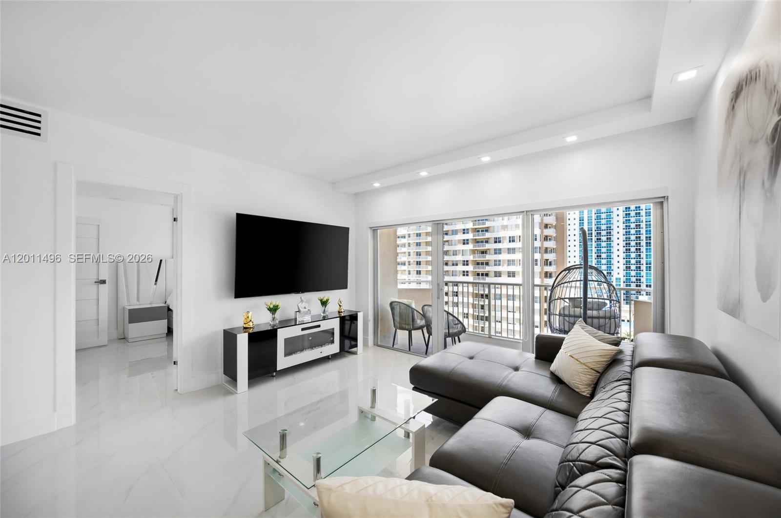 10B 1 / 2 870 sq. ft. $ 2026-05-01 0 Photo