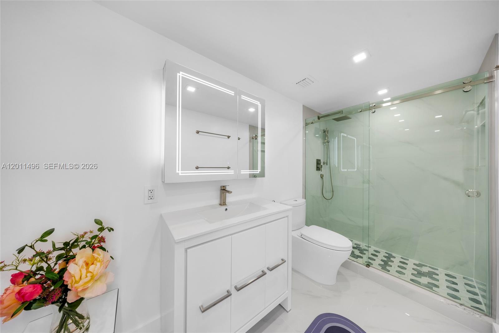 10B 1 / 2 870 sq. ft. $ 2026-05-01 0 Photo