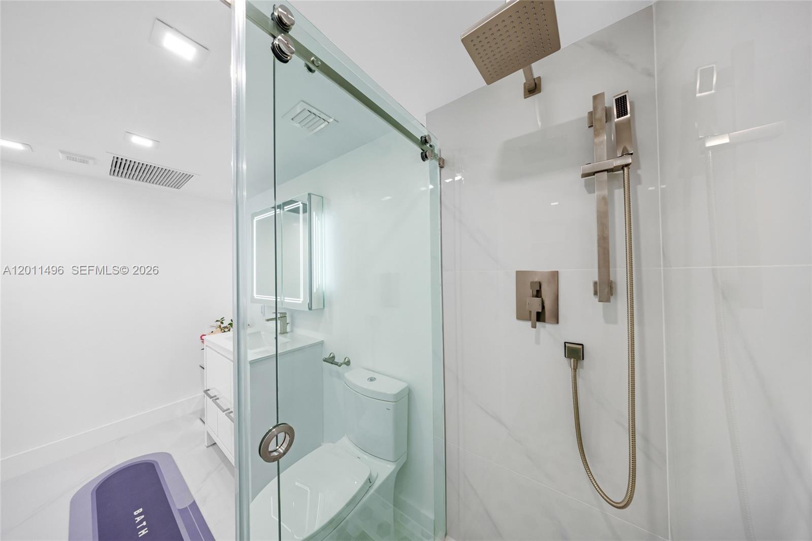 10B 1 / 2 870 sq. ft. $ 2026-05-01 0 Photo