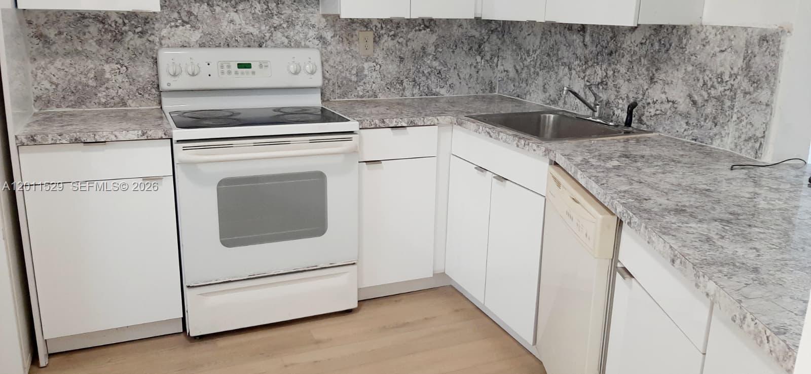 508-2 1 / 2 1036 sq. ft. $ 2026-05-19 0 Photo