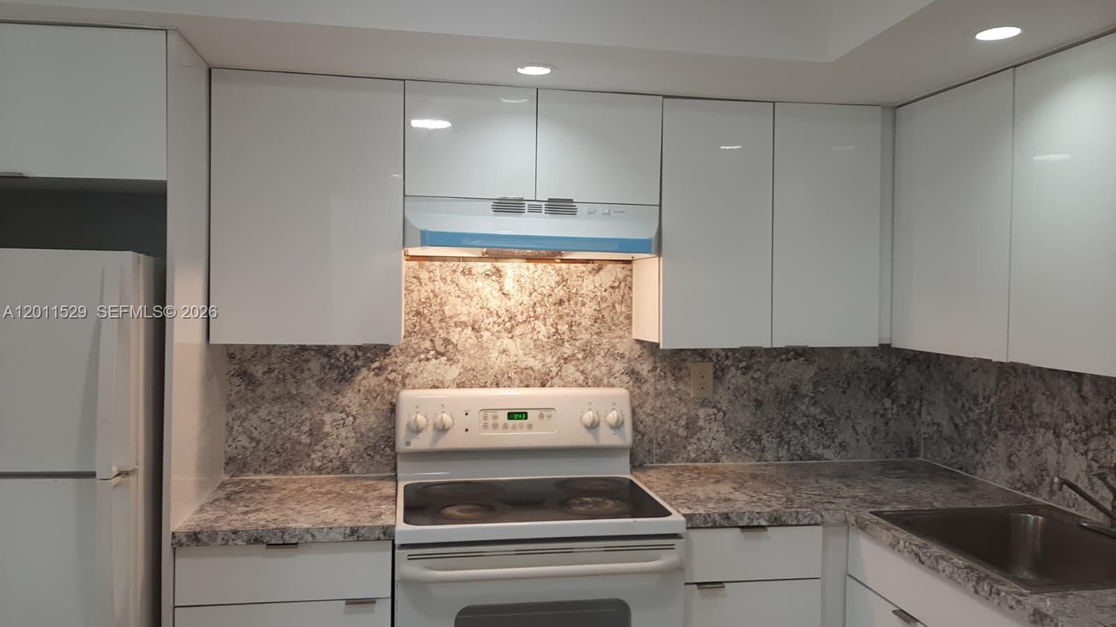 508-2 1 / 2 1036 sq. ft. $ 2026-05-19 0 Photo