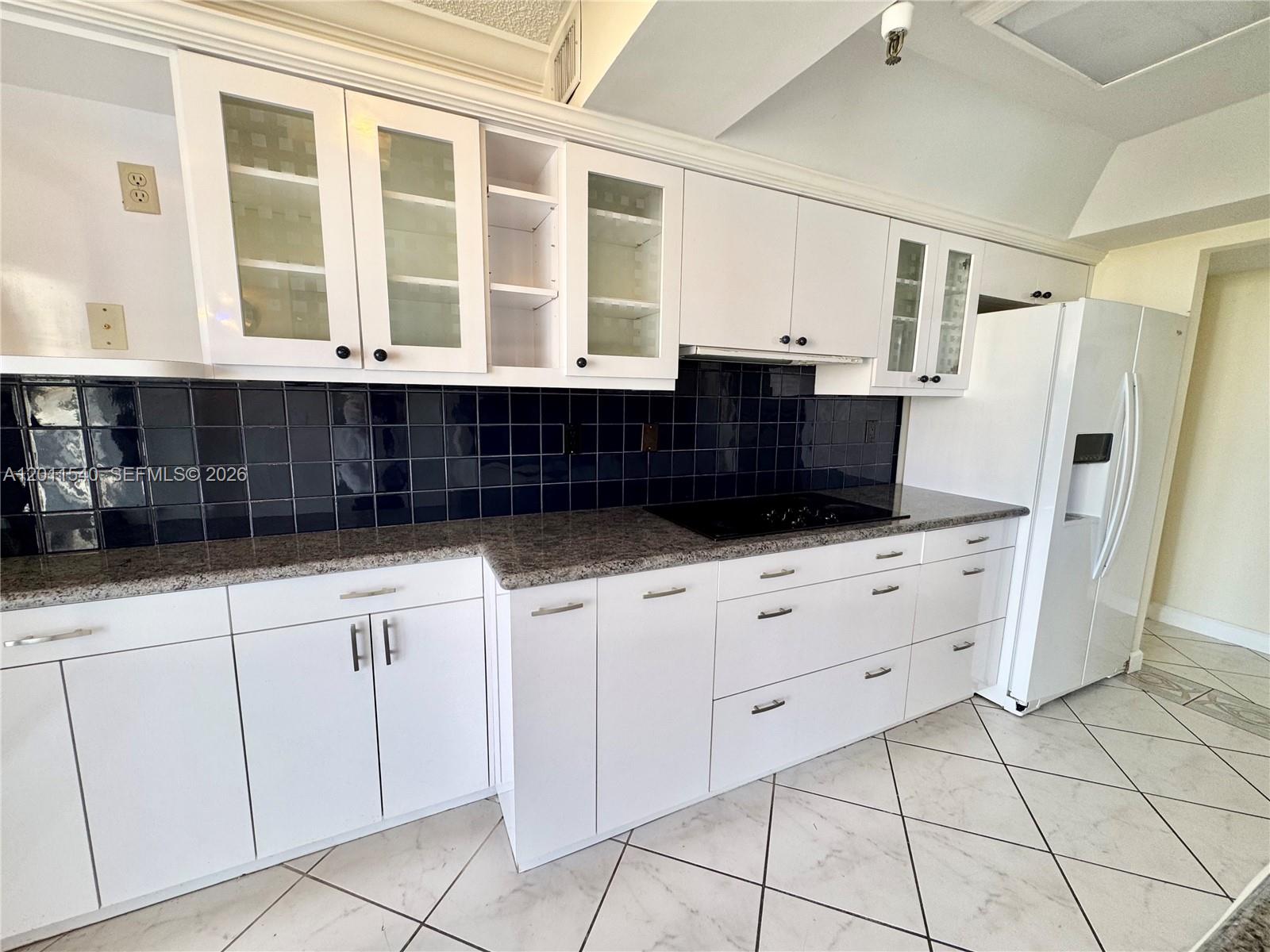 See details 1112 2 / 2 1240 sq. ft. $ 2026-05-01 0 Photo