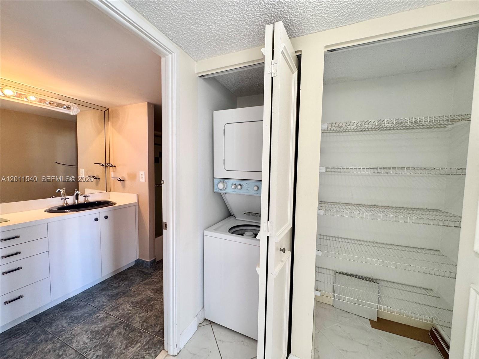 See details 1112 2 / 2 1240 sq. ft. $ 2026-05-01 0 Photo