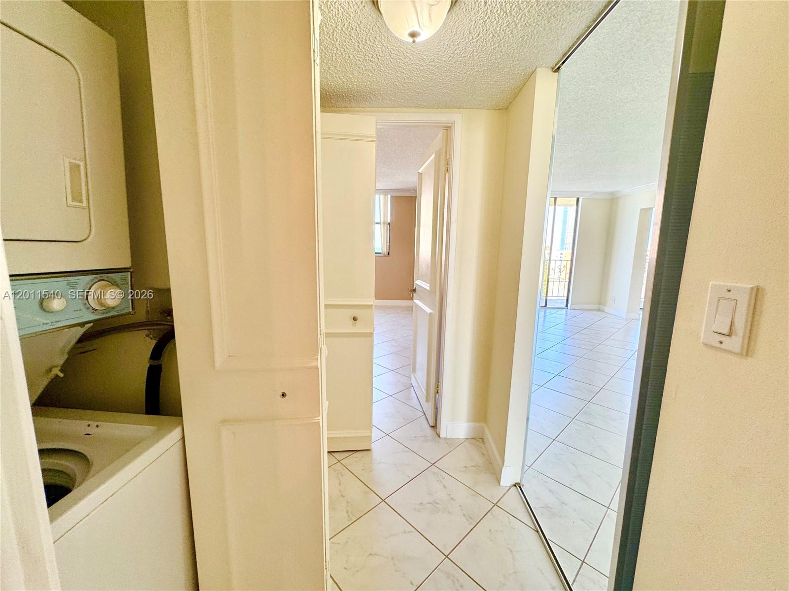 See details 1112 2 / 2 1240 sq. ft. $ 2026-05-01 0 Photo