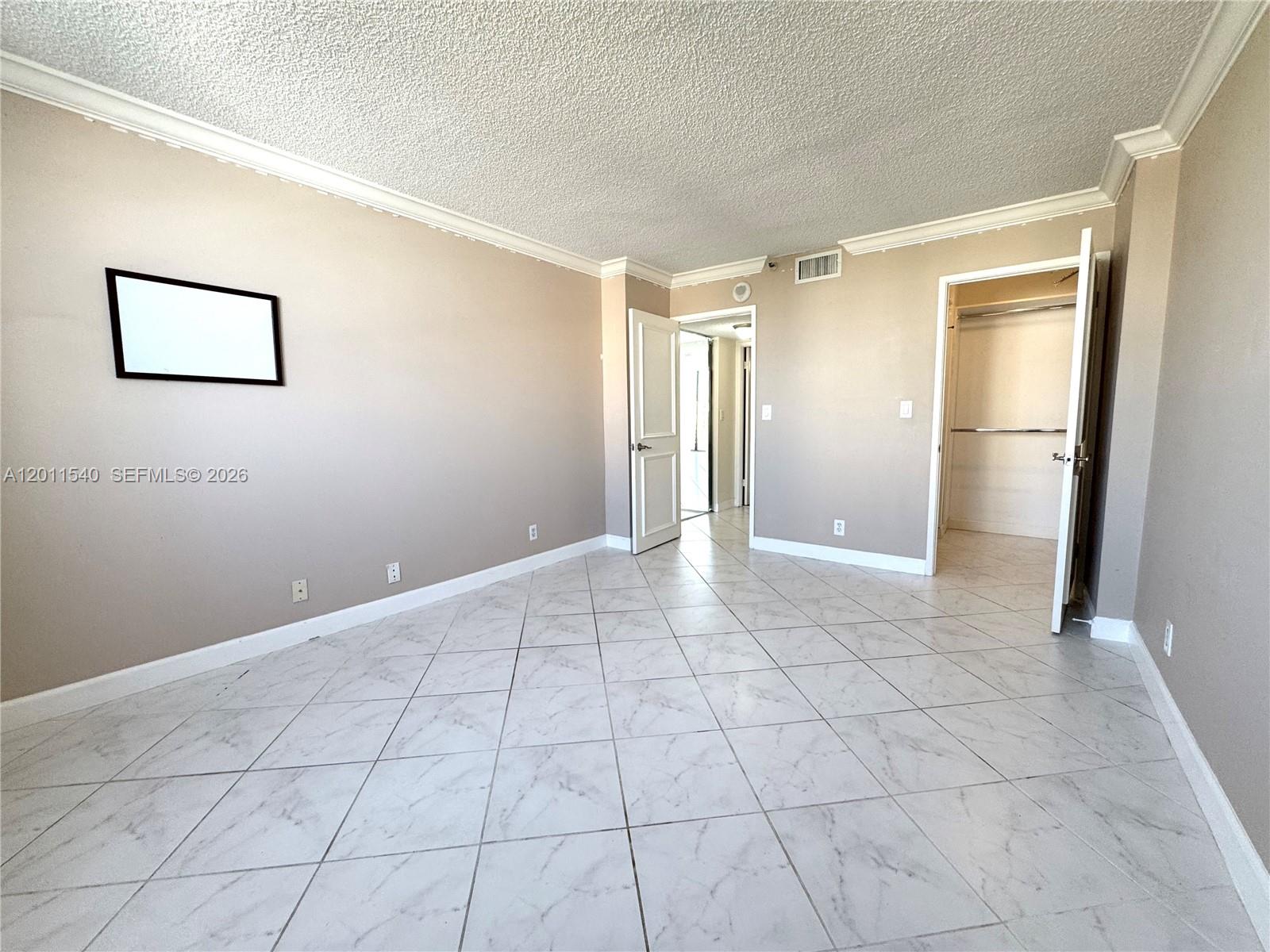 See details 1112 2 / 2 1240 sq. ft. $ 2026-05-01 0 Photo