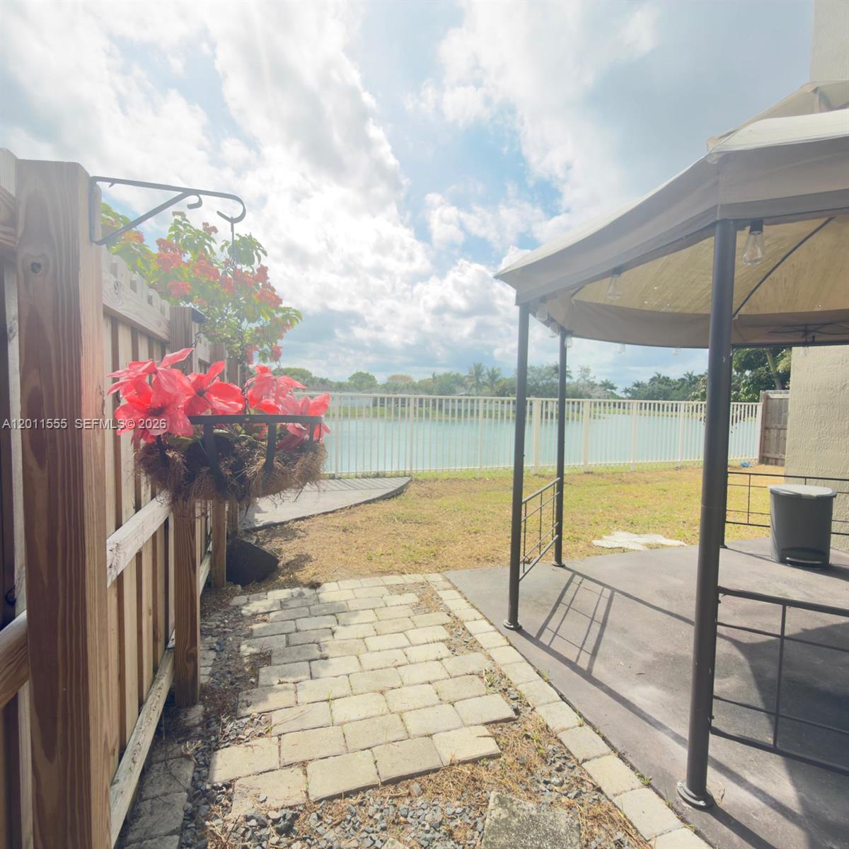 148 4 / 3  sq. ft. $ 2026-05-01 0 Photo