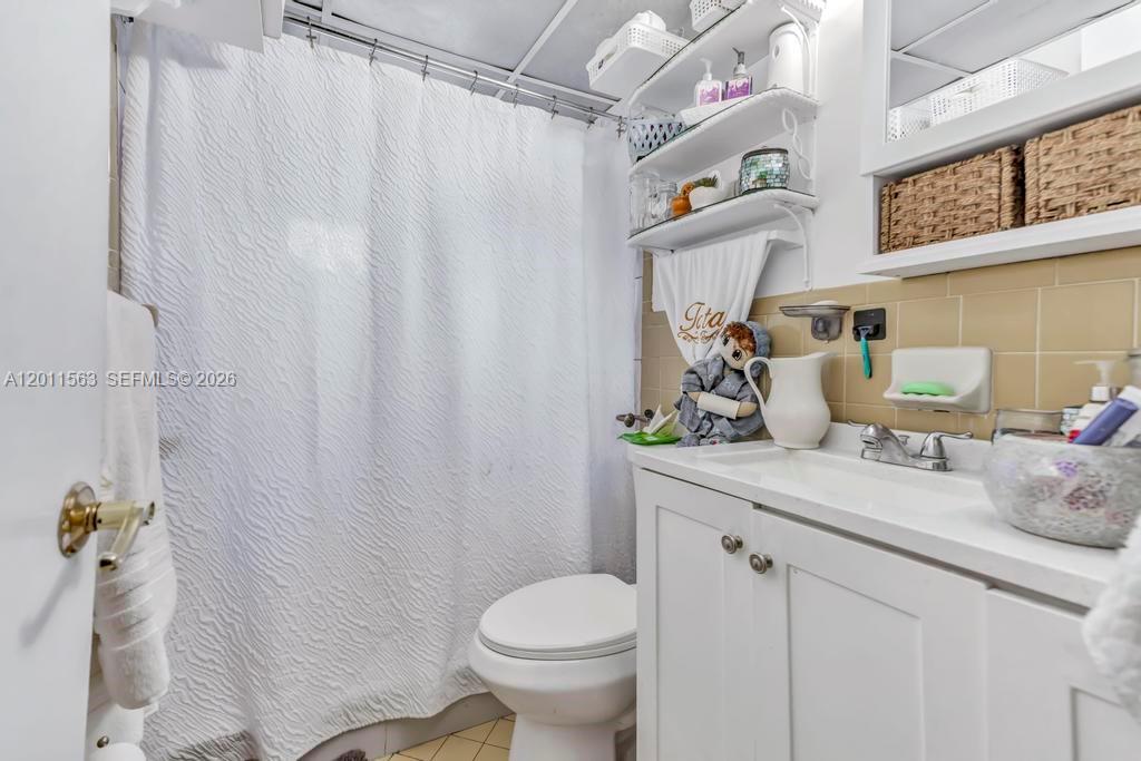 See details / 3856 sq. ft. $ 2026-05-01 0 Photo