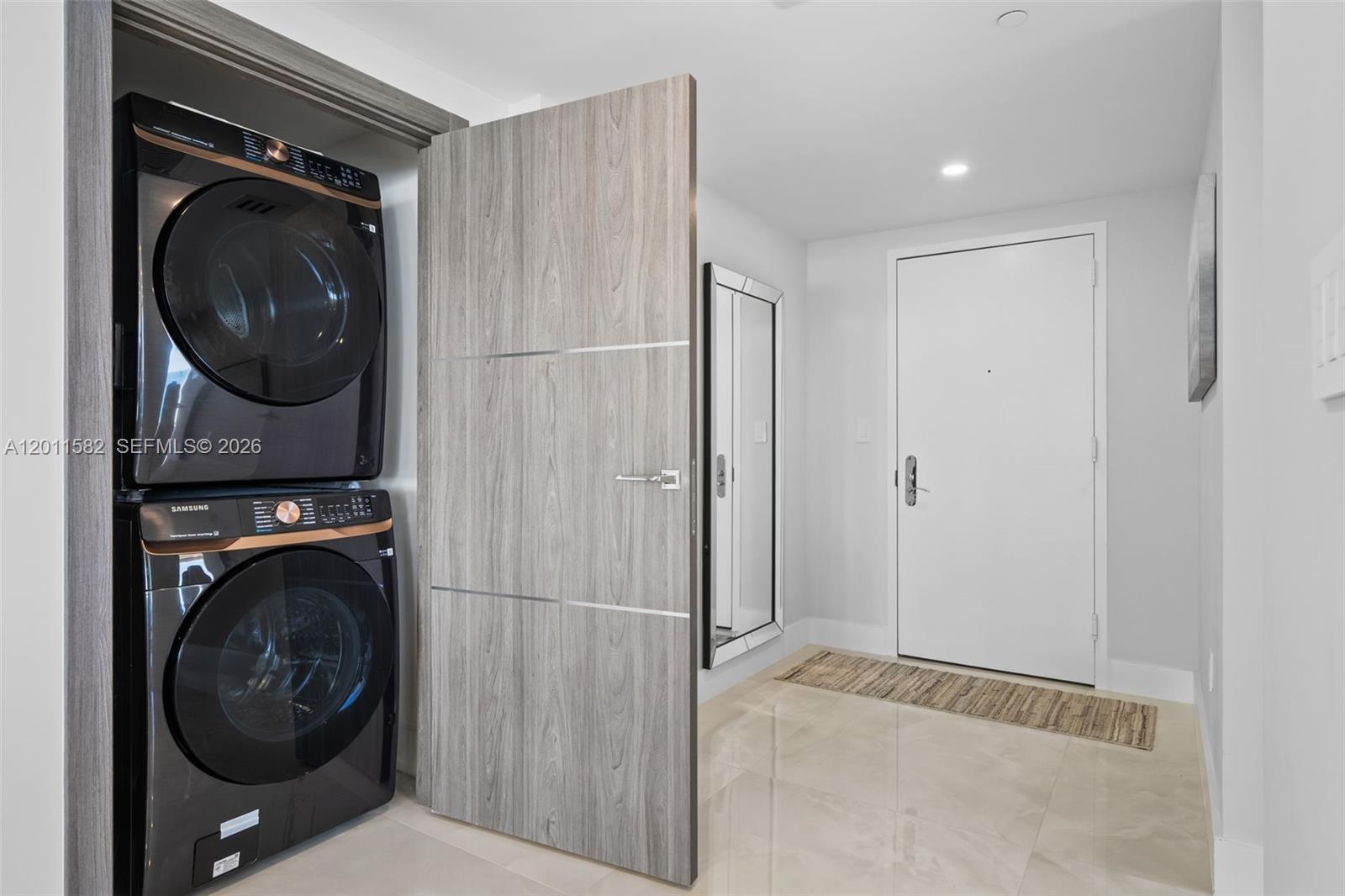 1002 2 / 2 1900 sq. ft. $ 2026-05-01 0 Photo