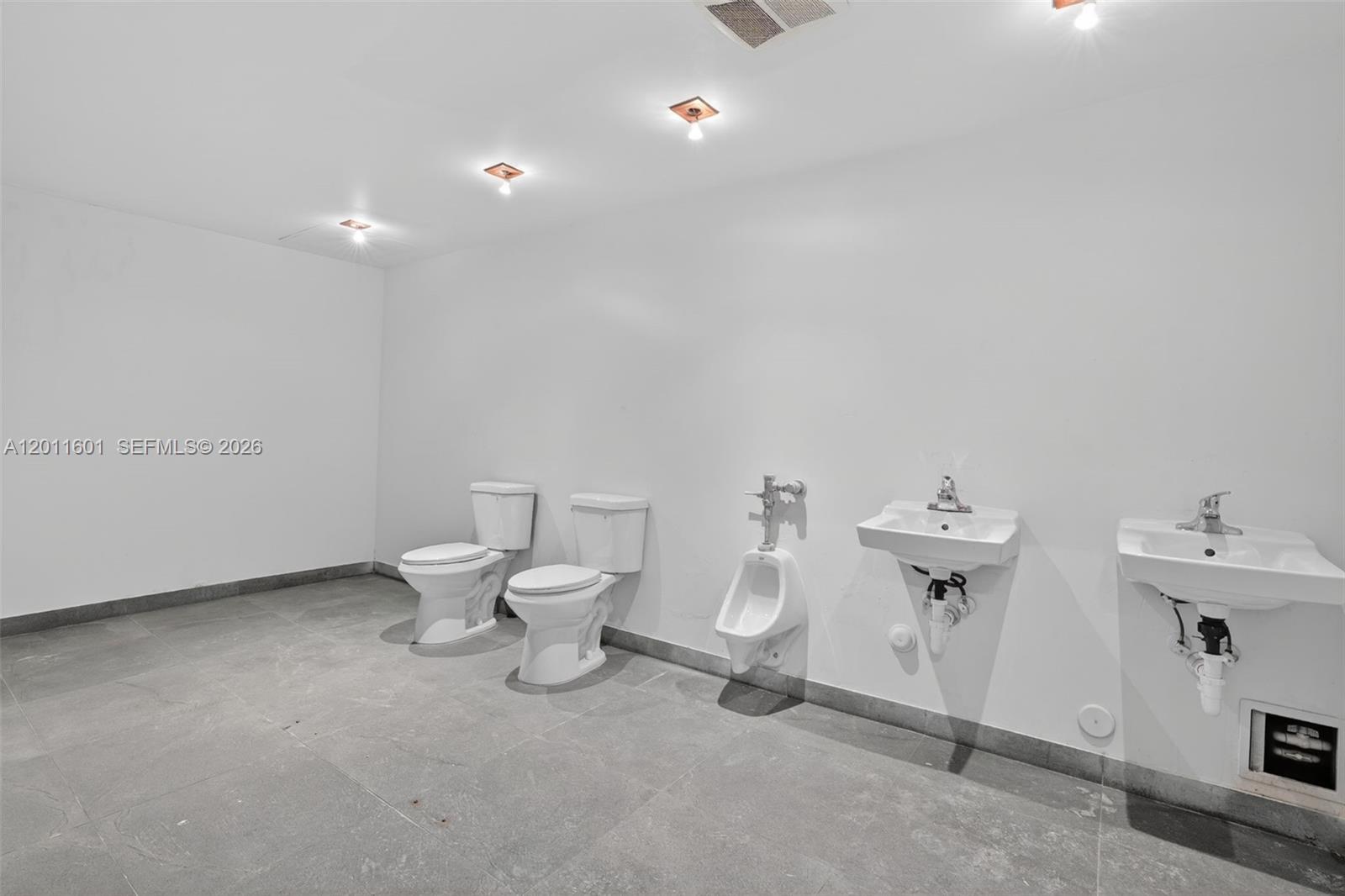   /   sq. ft. $ 2026-05-01 0 Photo