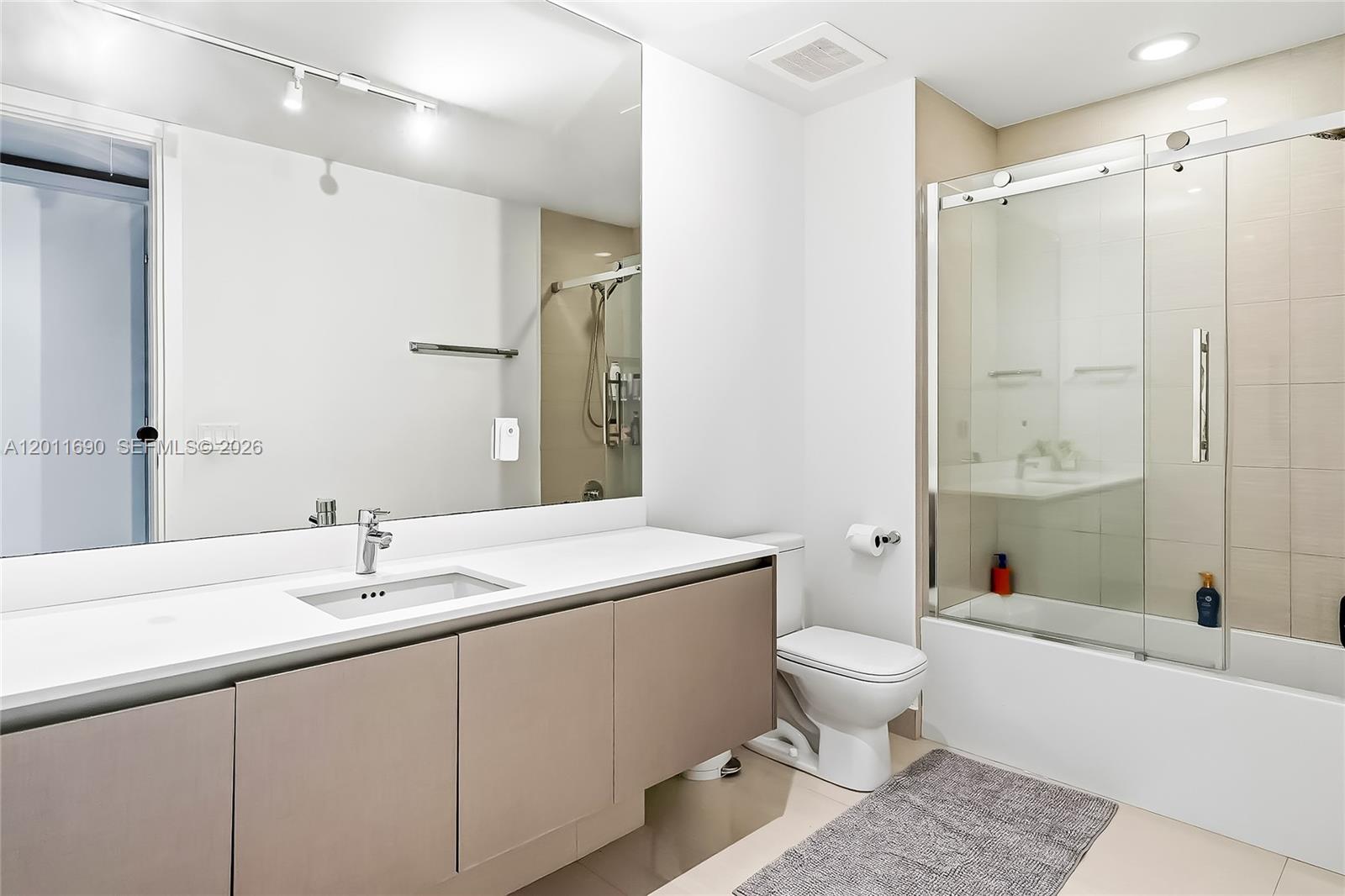 Photo of 3300 188th St  #216, Aventura, Florida, 33180 - 