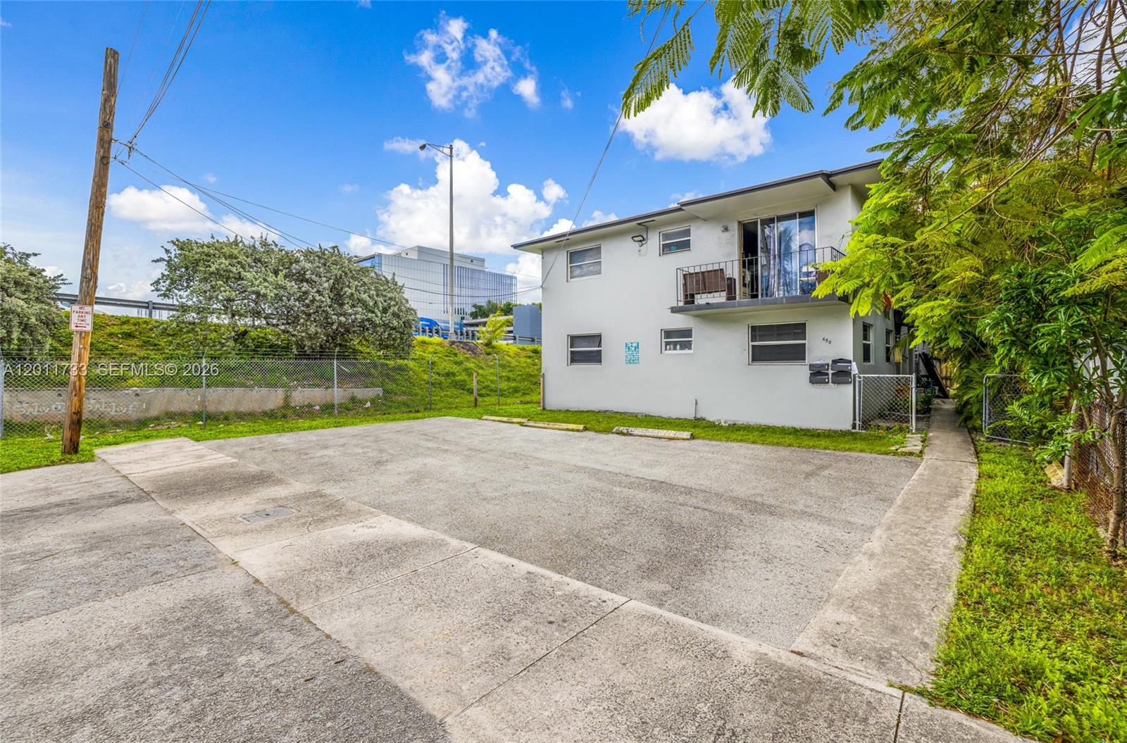 See details / 3204 sq. ft. $ 2026-05-02 0 Photo