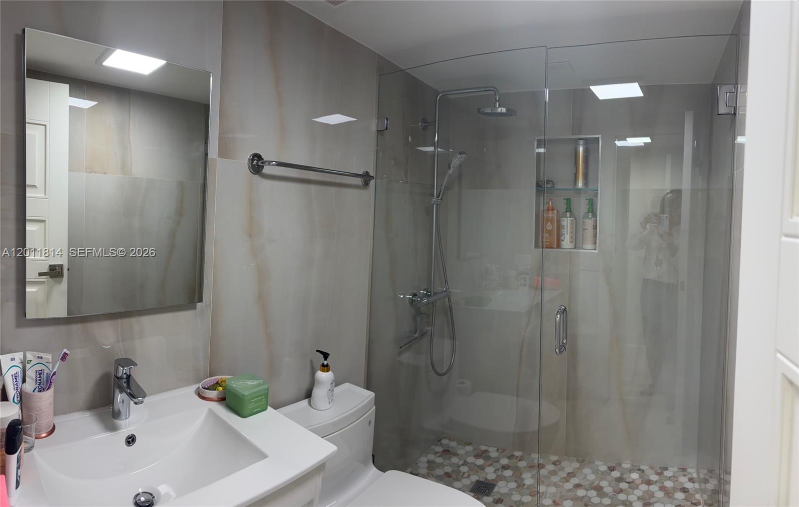 See details 2004 3 / 3 sq. ft. $ 2026-05-02 0 Photo